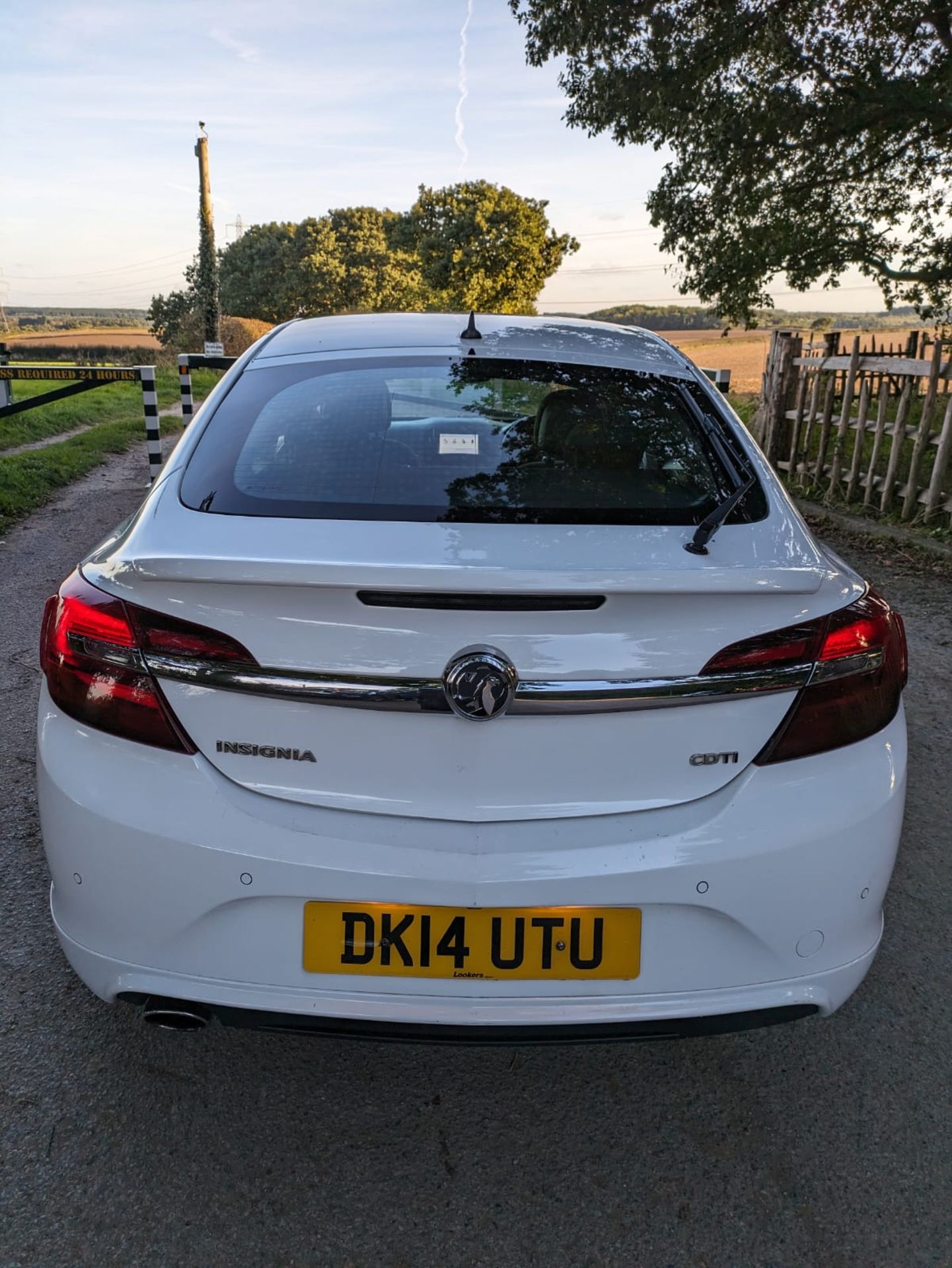 2014 VAUXHALL INSIGNIA LTD ED CDTI ECO S/S WHITE HATCHBACK *NO VAT* - Image 8 of 29