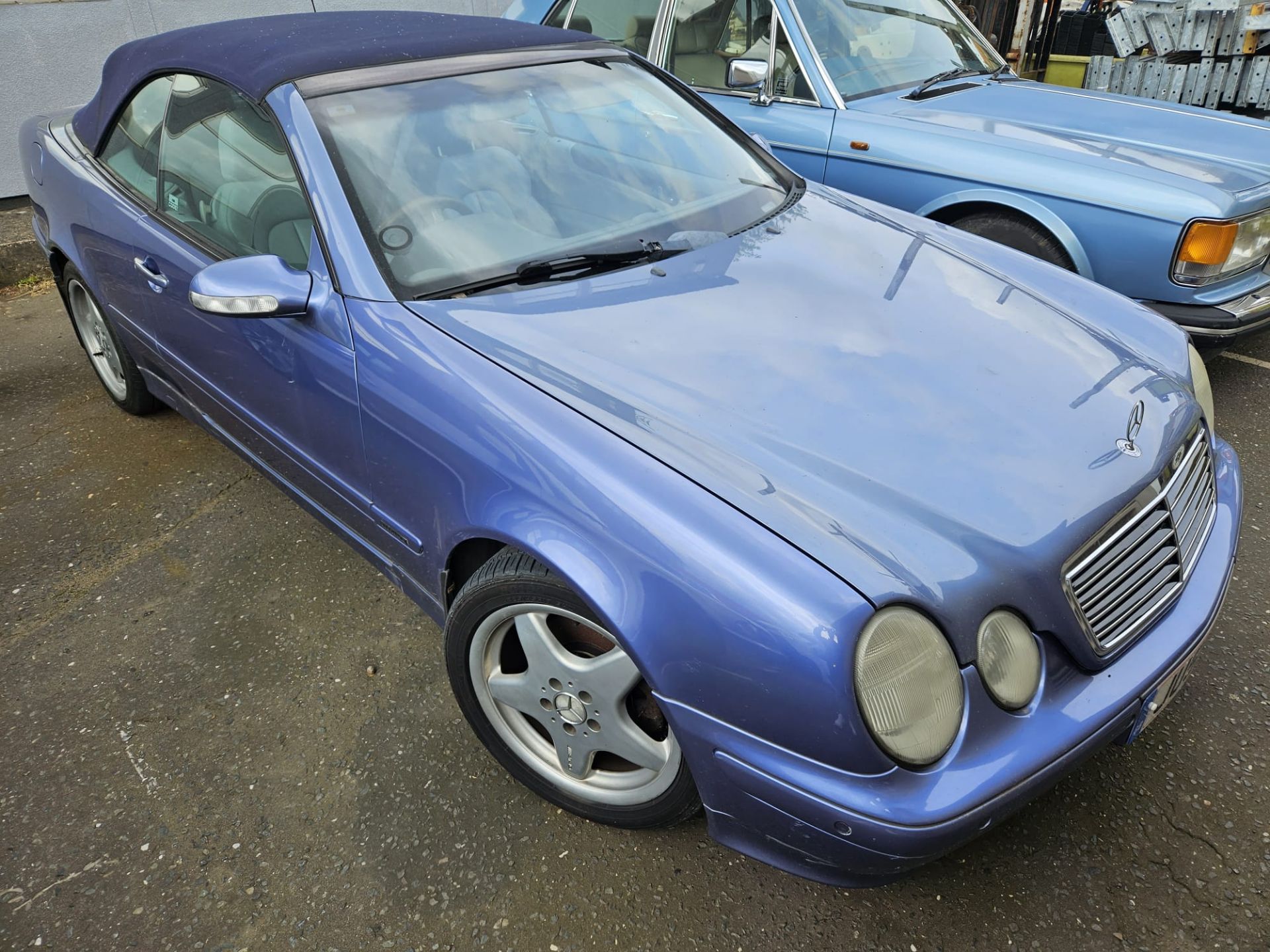 2001 MERCEDES CLK 320 ELEGANCE AUTO BLUE CONVERTIBLE *NO VAT* - Image 4 of 15