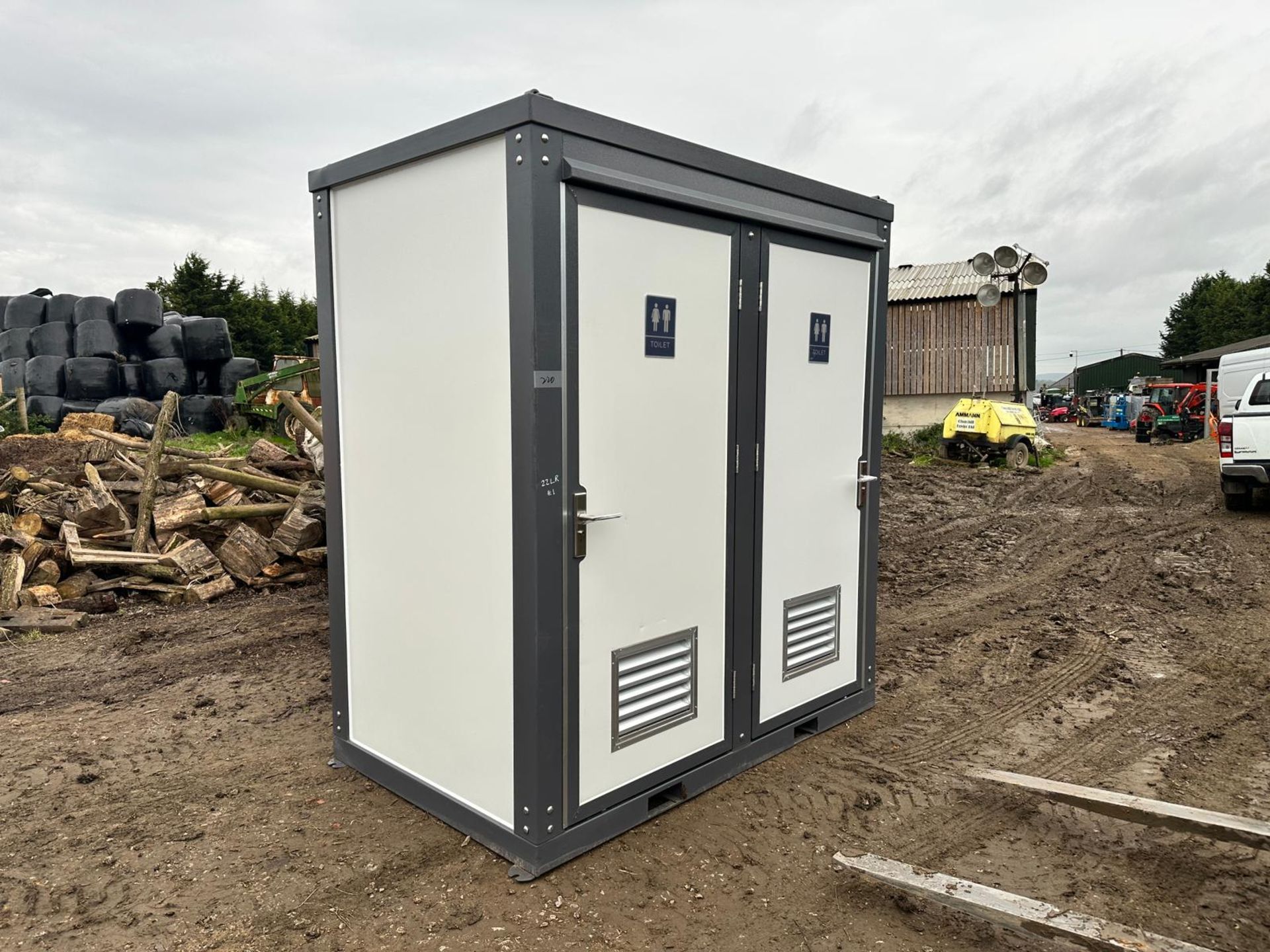 NEW/UNUSED BASTONE PORTABLE DOUBLE UNISEX TOILET BLOCK *PLUS VAT*