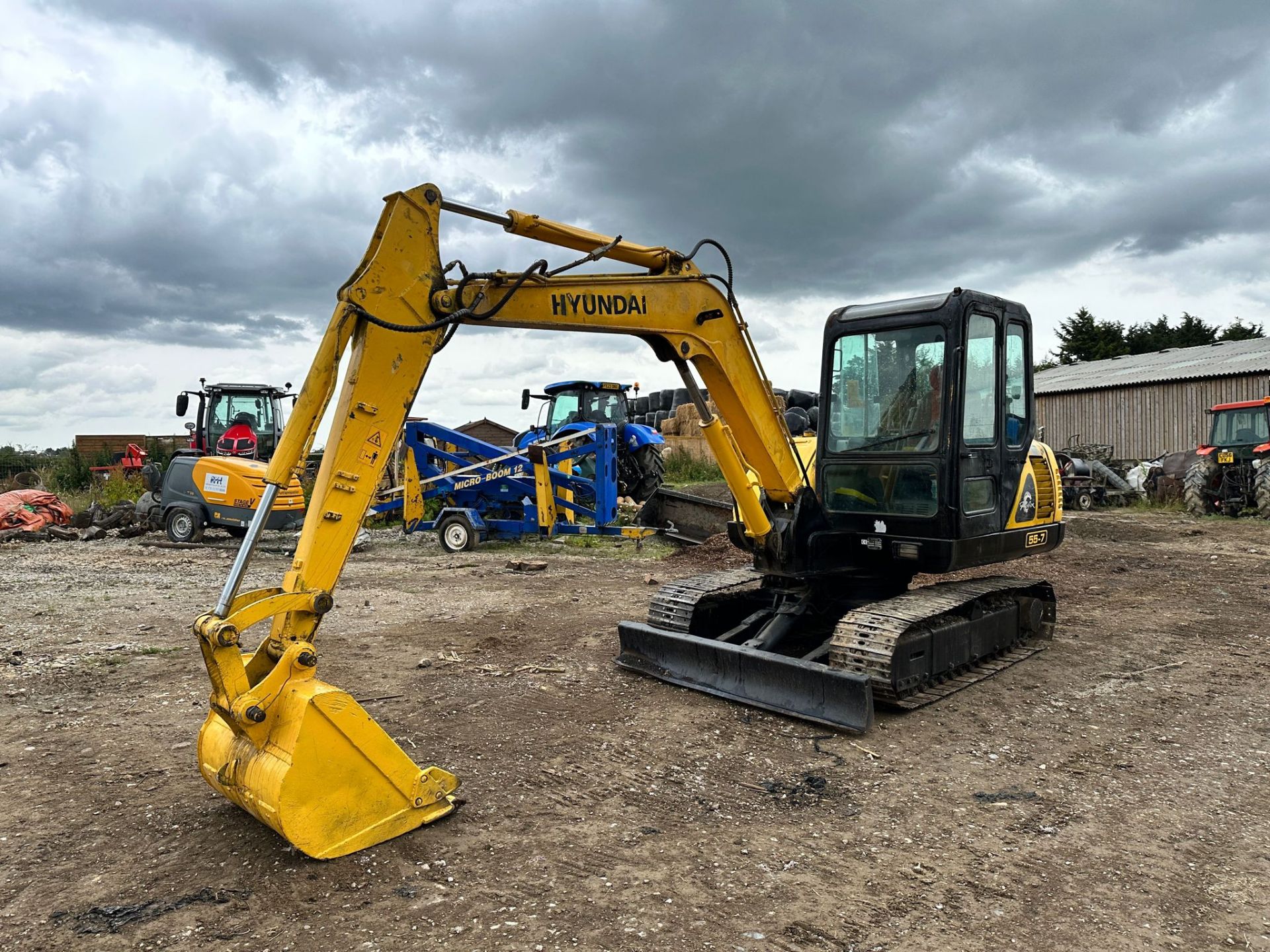 2015 HYUNDAI R55-7 MINI EXCAVATOR *PLUS VAT* - Image 2 of 9