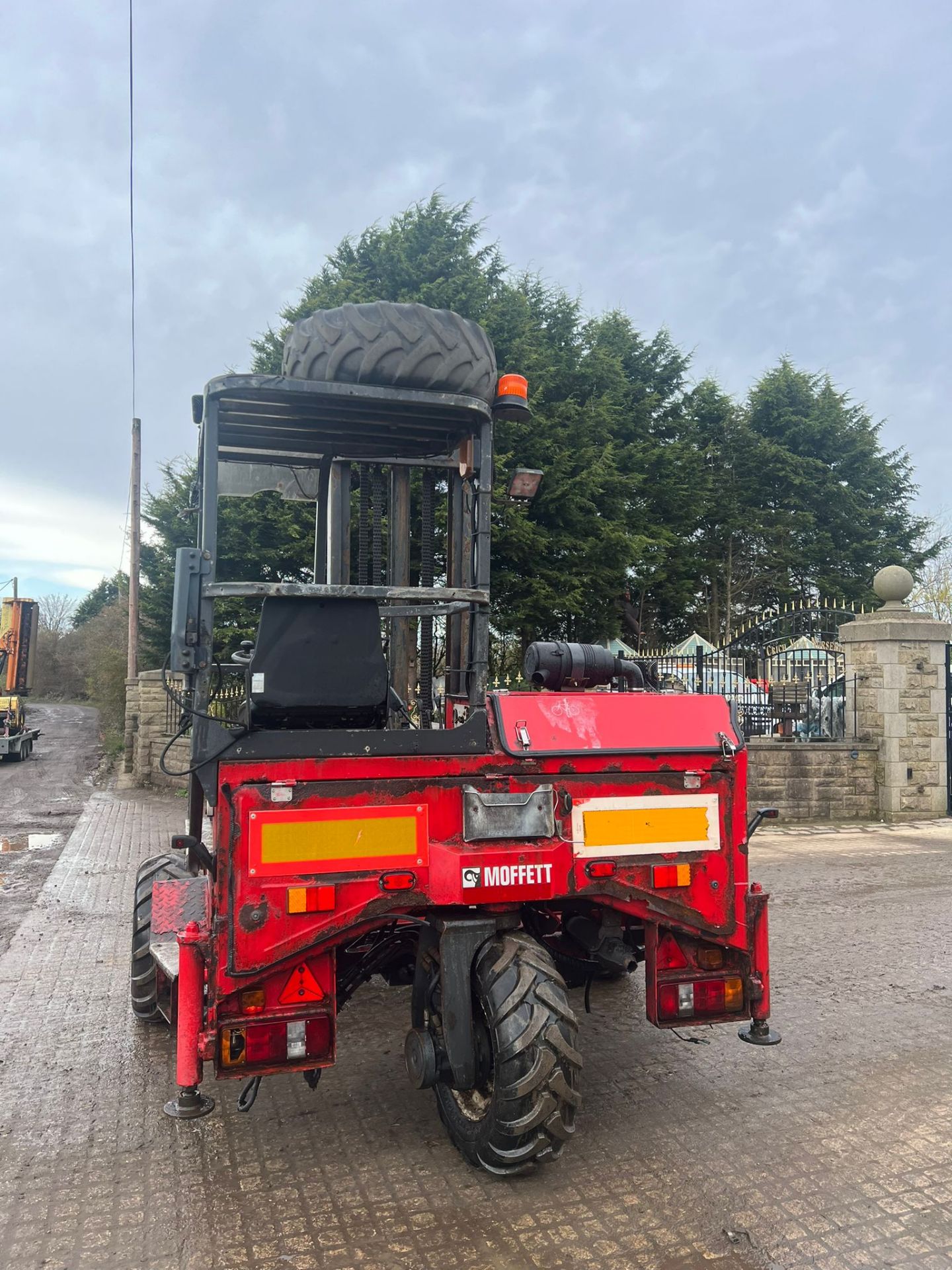 MOFFETT 2.4 TON FORKLIFT *PLUS VAT* - Image 12 of 18