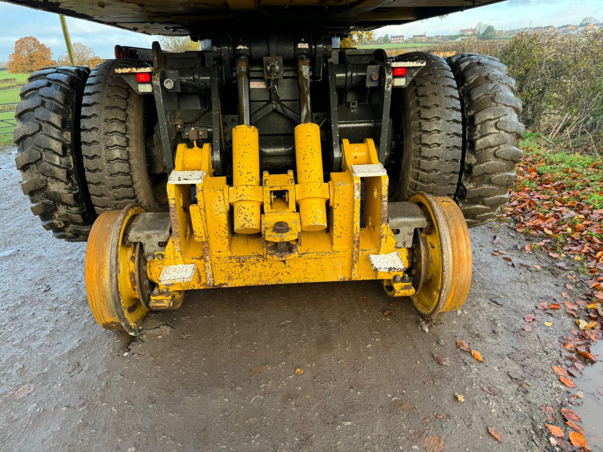 2003 KOMATSU PW150ES-6K 4WD WHEELED EXCAVATOR C/W HITCH & RAILWAY GEAR *PLUS VAT* - Image 11 of 22