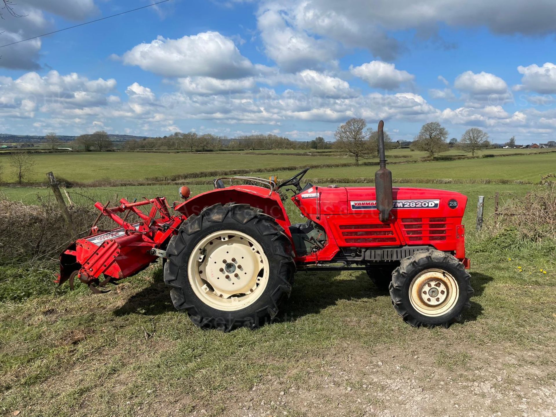 YANMAR YM2820D TRACTOR, 4 WHEEL DRIVE, WITH ROTAVATOR, RUNS AND WORKS, 3 POINT LINKAGE *PLUS VAT* - Image 2 of 10