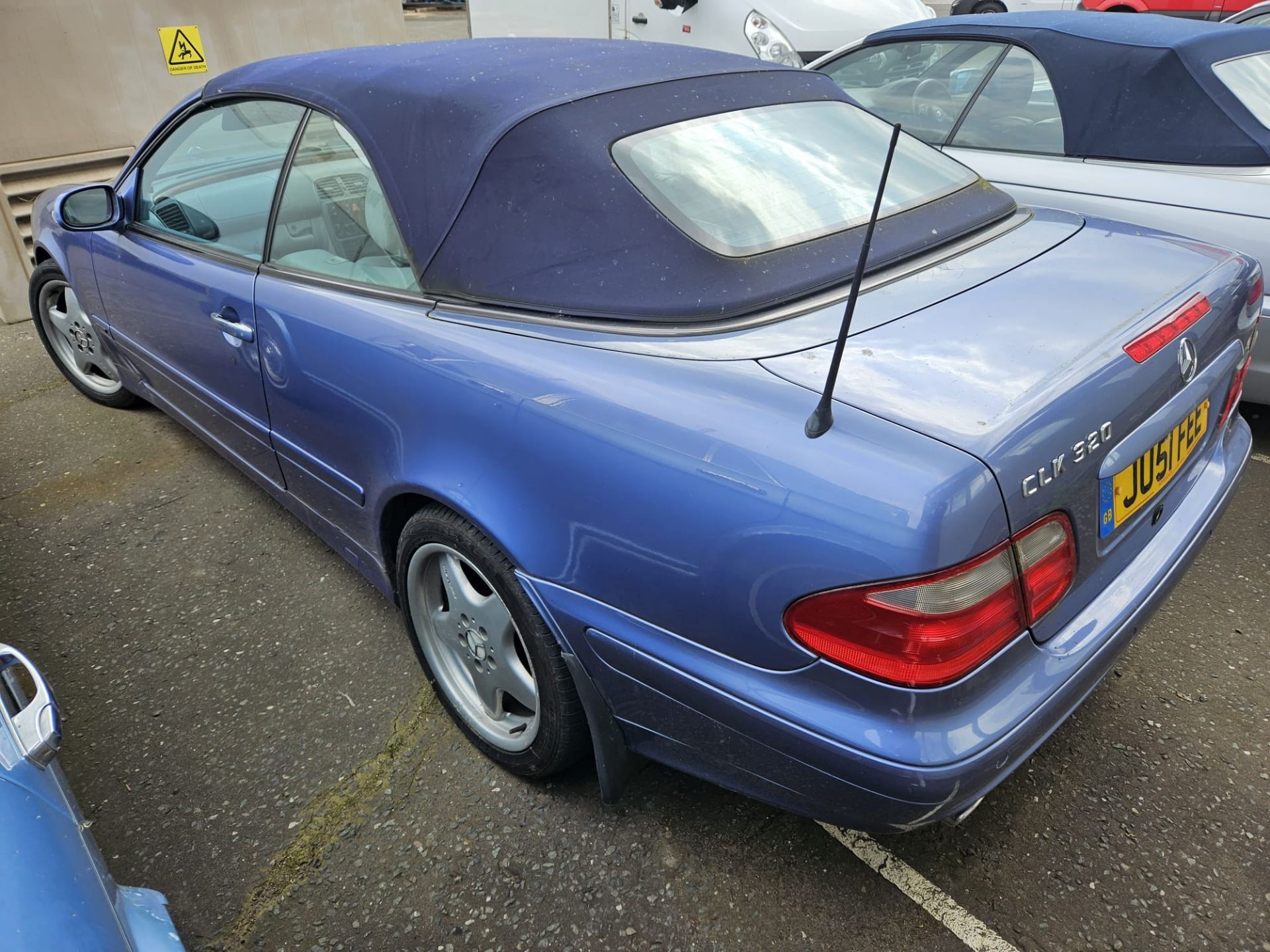 2001 MERCEDES CLK 320 ELEGANCE AUTO BLUE CONVERTIBLE *NO VAT* - Image 7 of 15