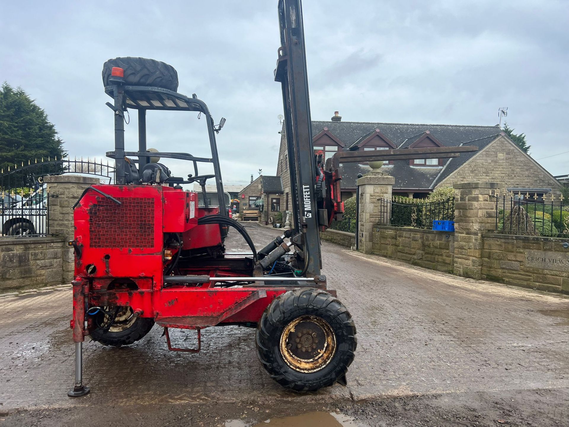 MOFFETT 2.4 TON FORKLIFT *PLUS VAT* - Image 14 of 18