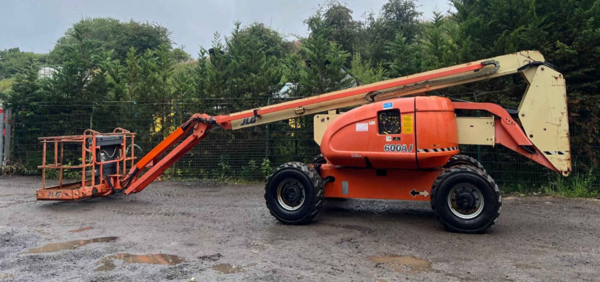 20 METRE ACCESS PLATFORM CHERRY PICKER JLG 600AJ *PLUS VAT* - Image 4 of 11