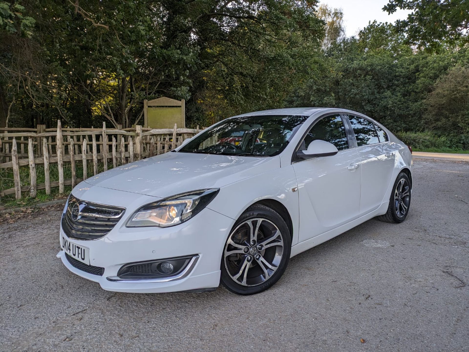 2014 VAUXHALL INSIGNIA LTD ED CDTI ECO S/S WHITE HATCHBACK *NO VAT* - Image 5 of 29