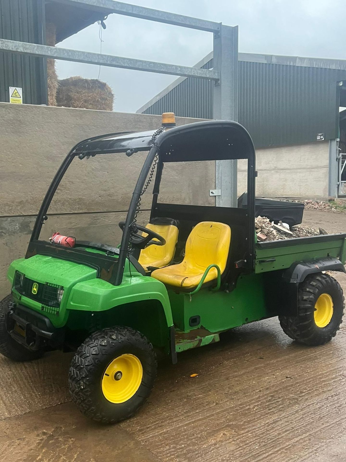 JOHN DEERE ELECTRIC GATOR *PLUS VAT* - Image 3 of 8