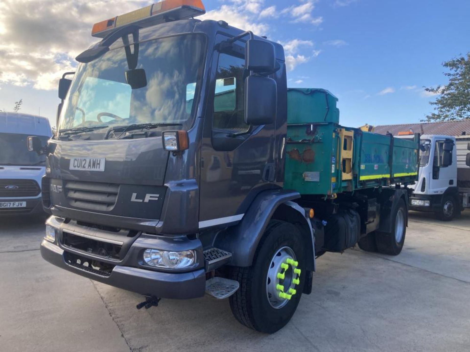 2012 DAF TRUCKS LF55.220 WHITE AND GREEN HCV 3-WAY TIPPER *PLUS VAT* - Bild 3 aus 24