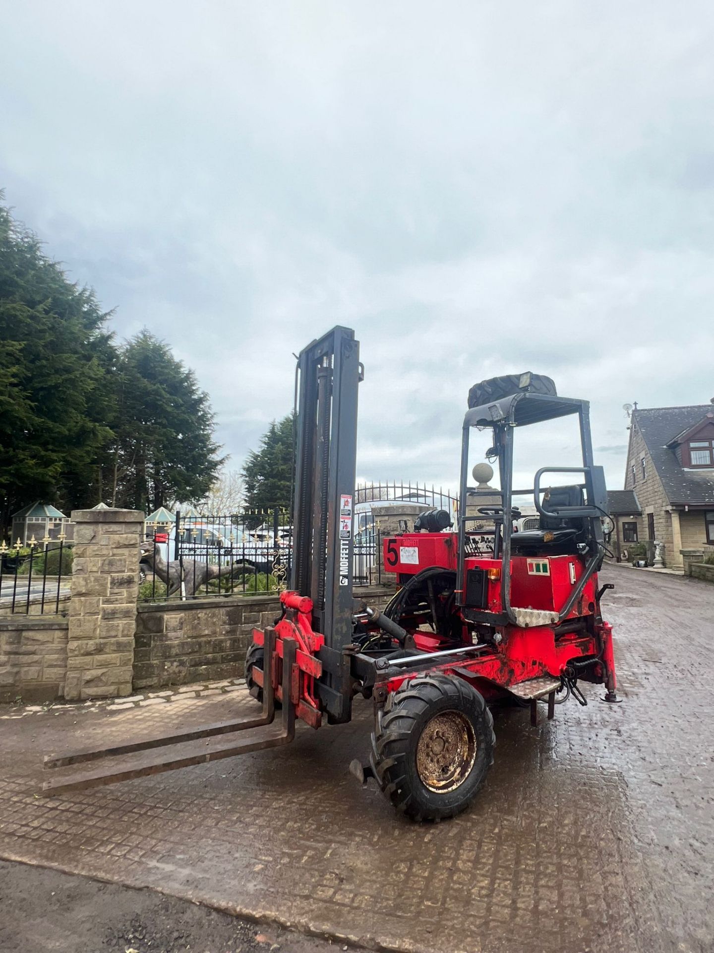 MOFFETT 2.4 TON FORKLIFT *PLUS VAT* - Image 9 of 18