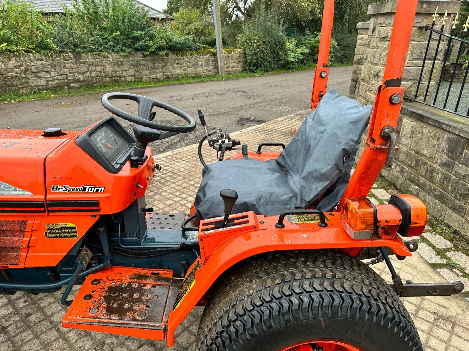 KUBOTA B1550 17HP 4WD COMPACT TRACTOR *PLUS VAT* - Image 7 of 11