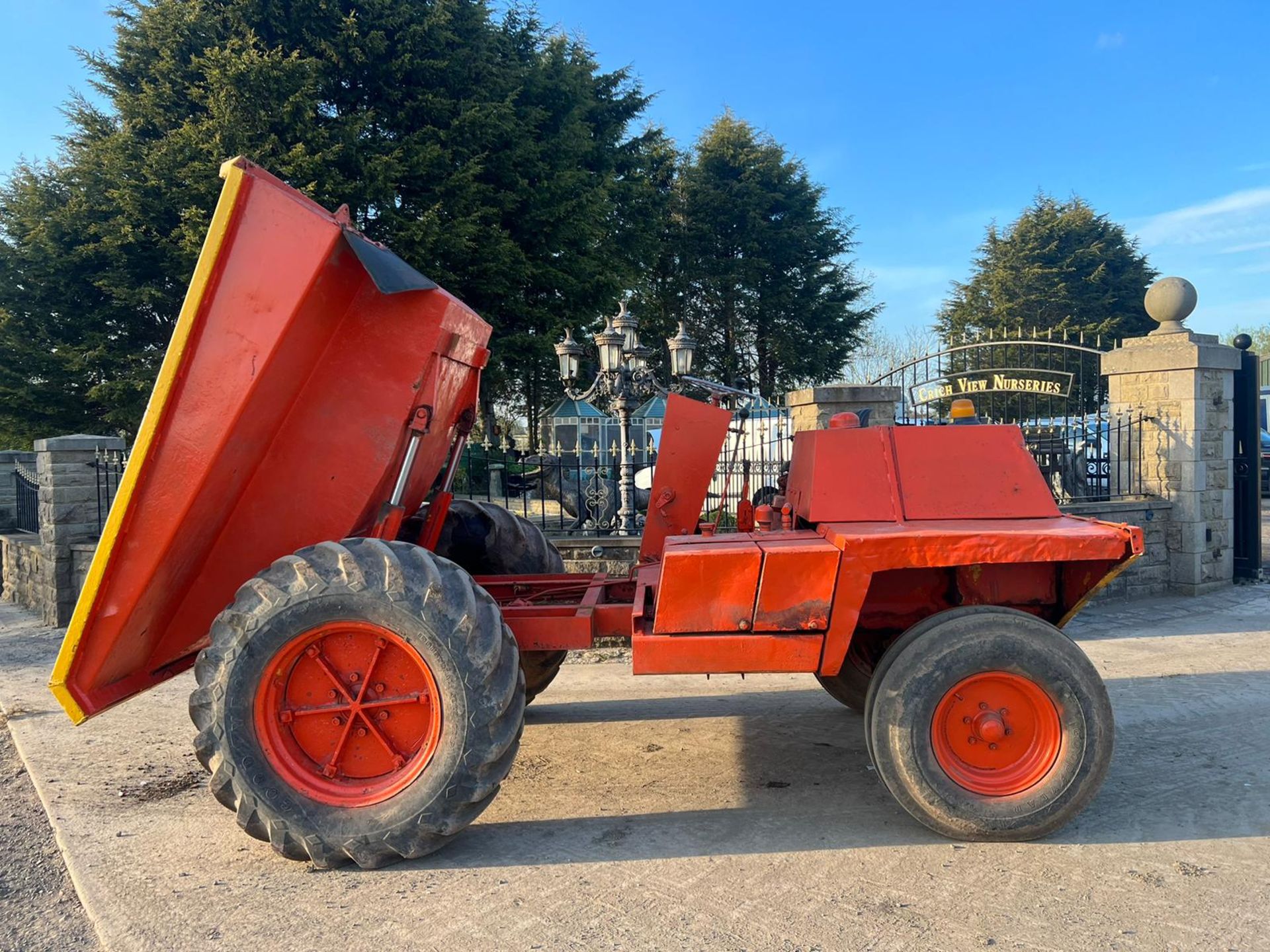 BENFORD DUMPER BELIEVE TO BE A 6 TON DUMPER! *PLUS VAT* - Image 2 of 9