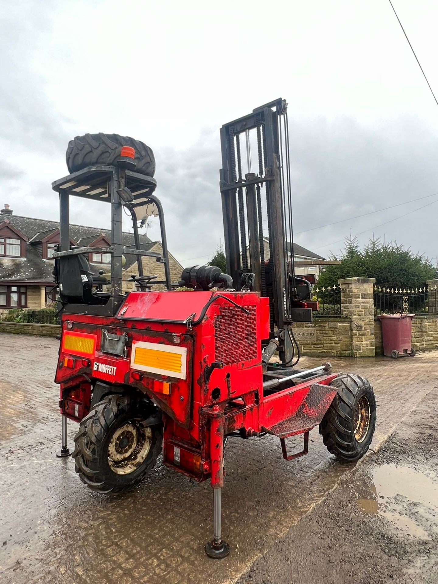 MOFFETT 2.4 TON FORKLIFT *PLUS VAT* - Image 17 of 18