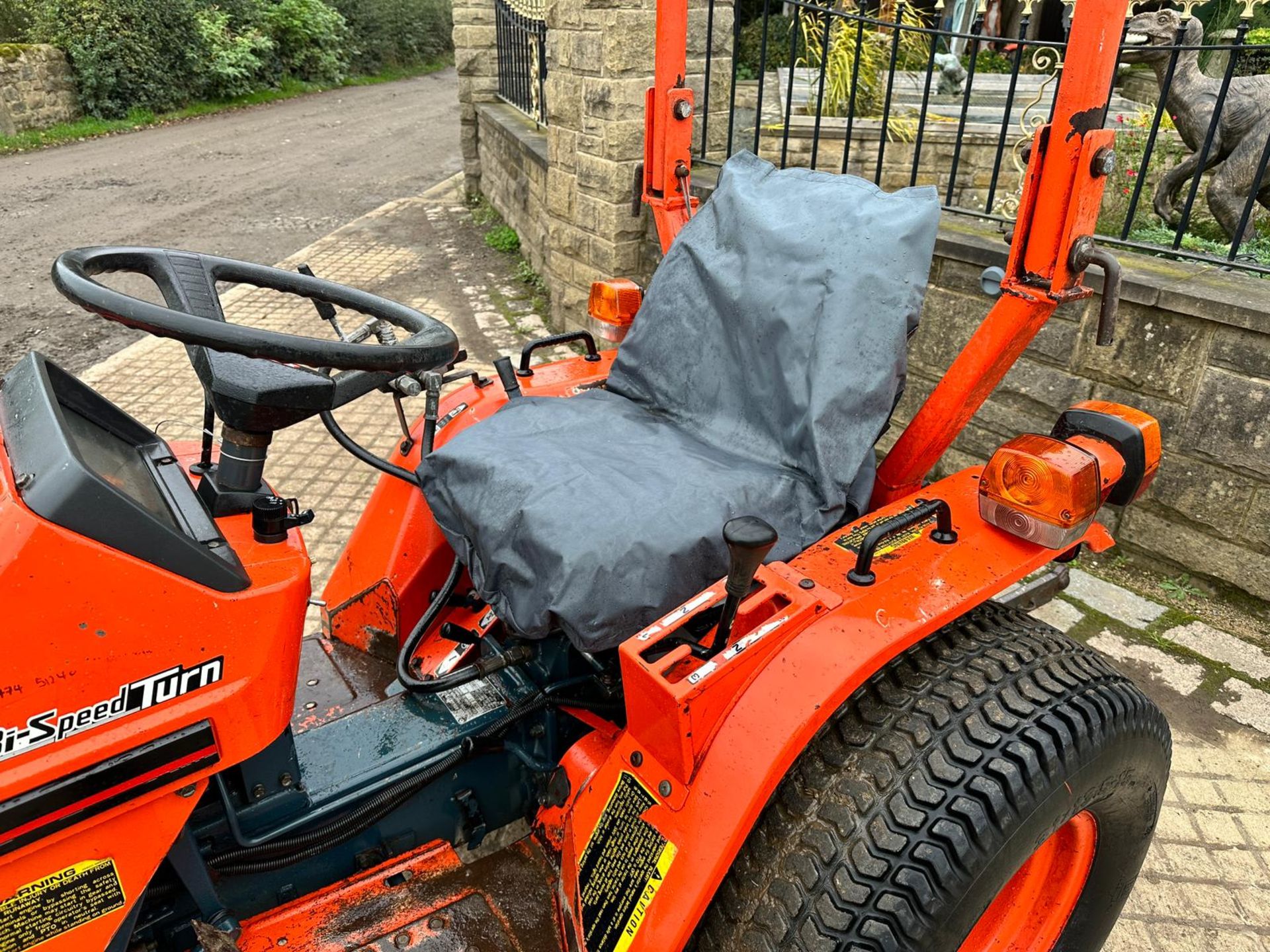 KUBOTA B1550 17HP 4WD COMPACT TRACTOR *PLUS VAT* - Image 8 of 11