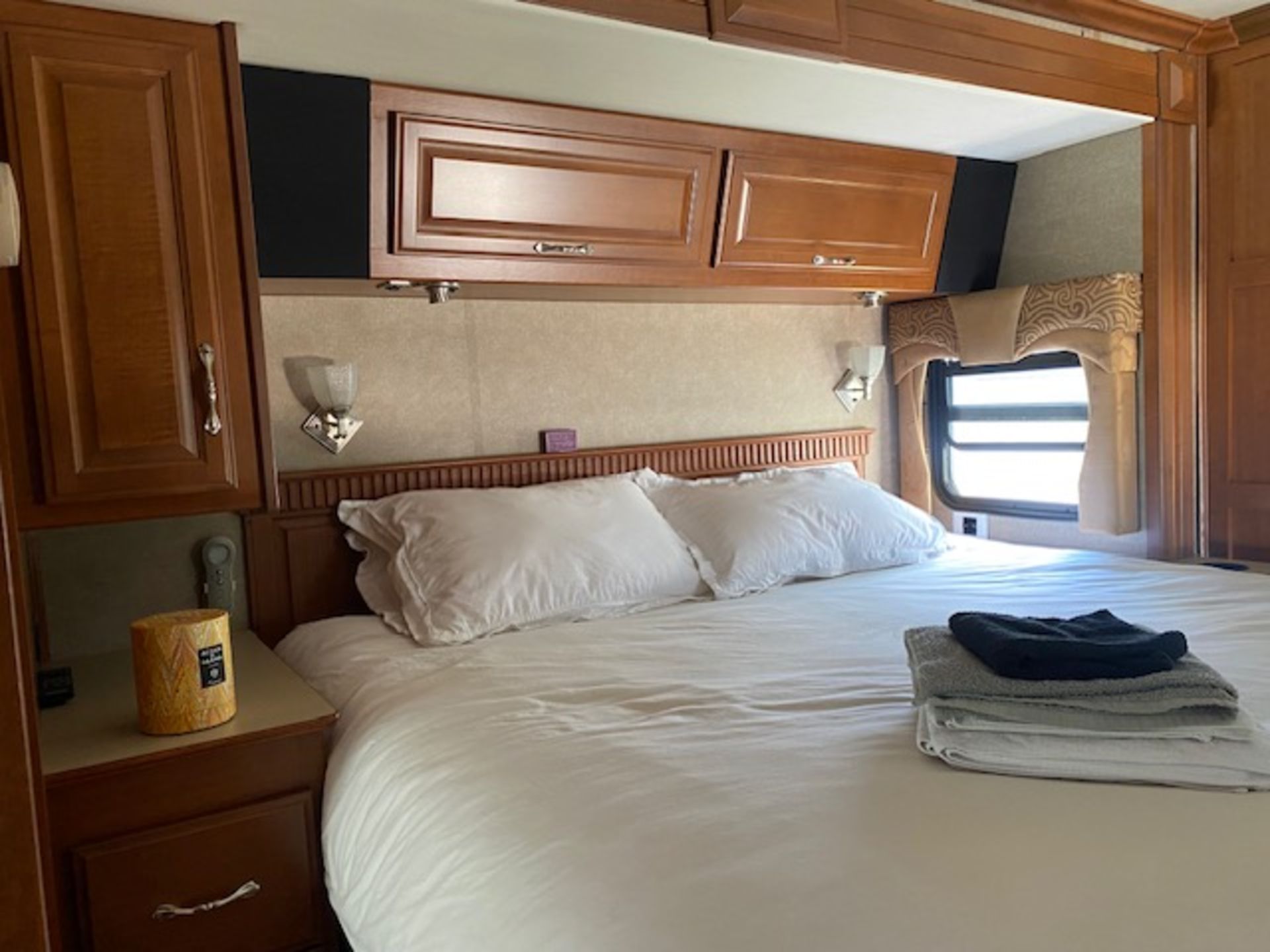 2010 FLEETWOOD DISCOVERY 40G AMERICAN MOTORHOME RV *NO VAT* - Image 19 of 39