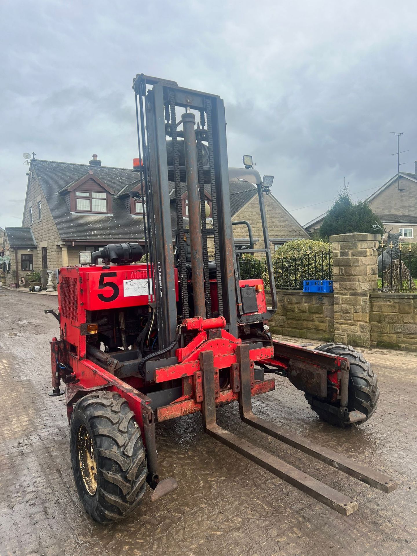 MOFFETT 2.4 TON FORKLIFT *PLUS VAT* - Image 2 of 18