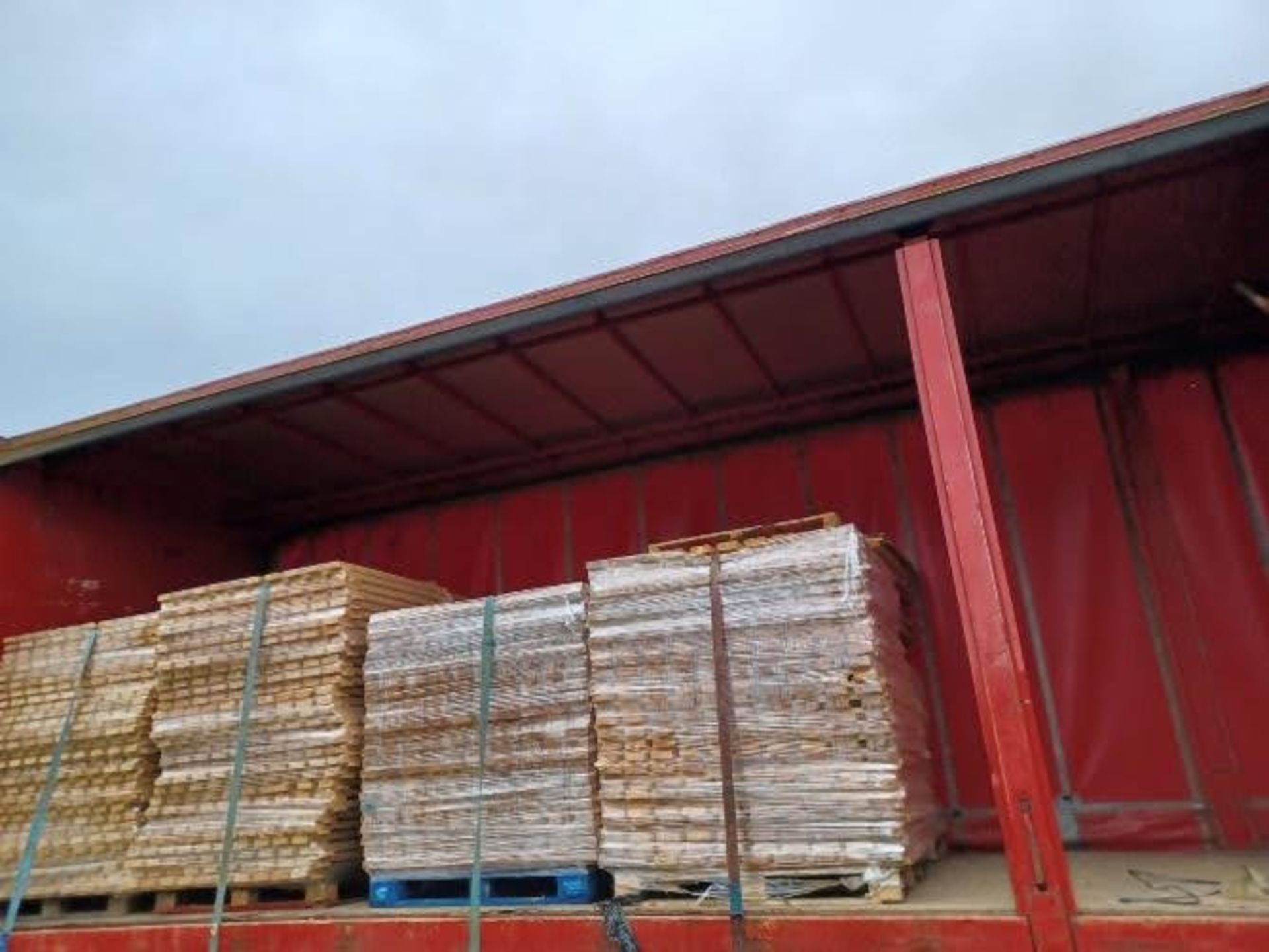 AS NEW PALLET RACKING - 8FT HIGH, 12FT LONG, 41Ó WIDE - APROXIMATELY 50 BAYS *PLUS VAT* - Image 3 of 4