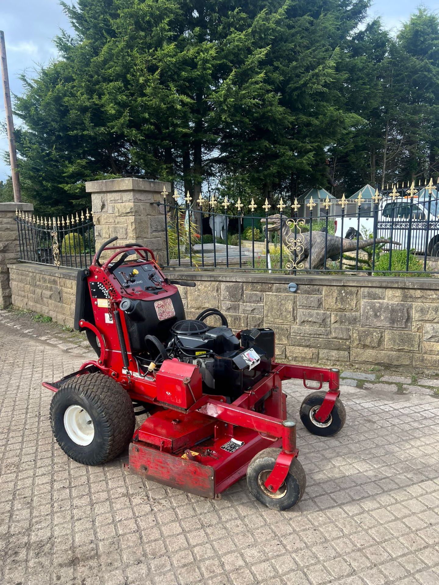 2013 TORO GRANDSTAND 48 STAND ON MOWER *PLUS VAT*