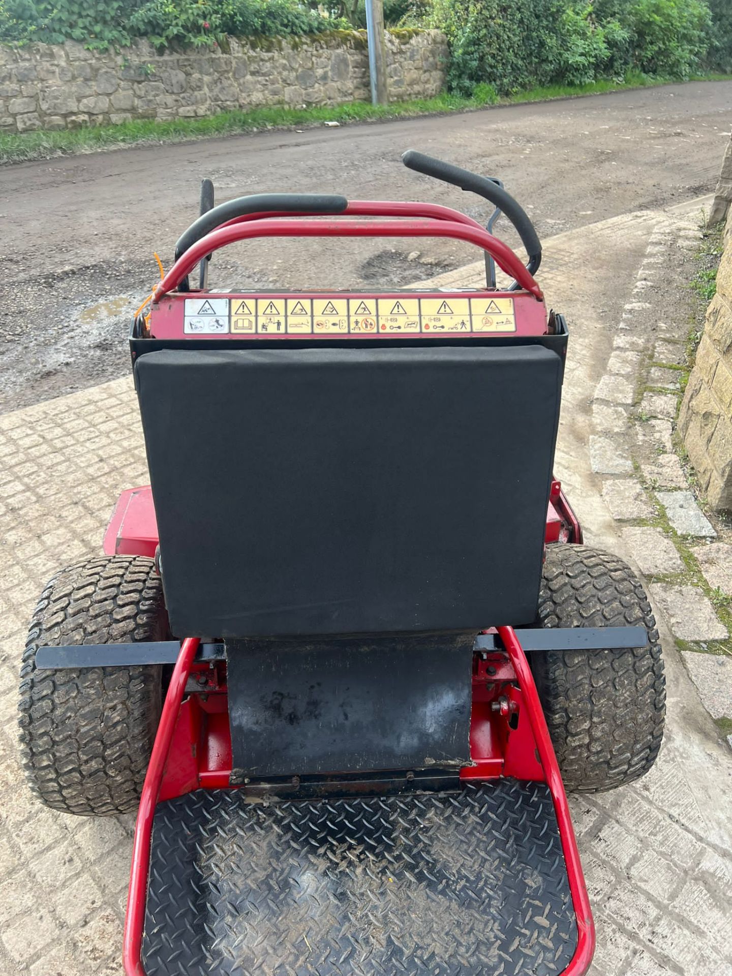 2013 TORO GRANDSTAND 48 STAND ON MOWER *PLUS VAT* - Image 8 of 10