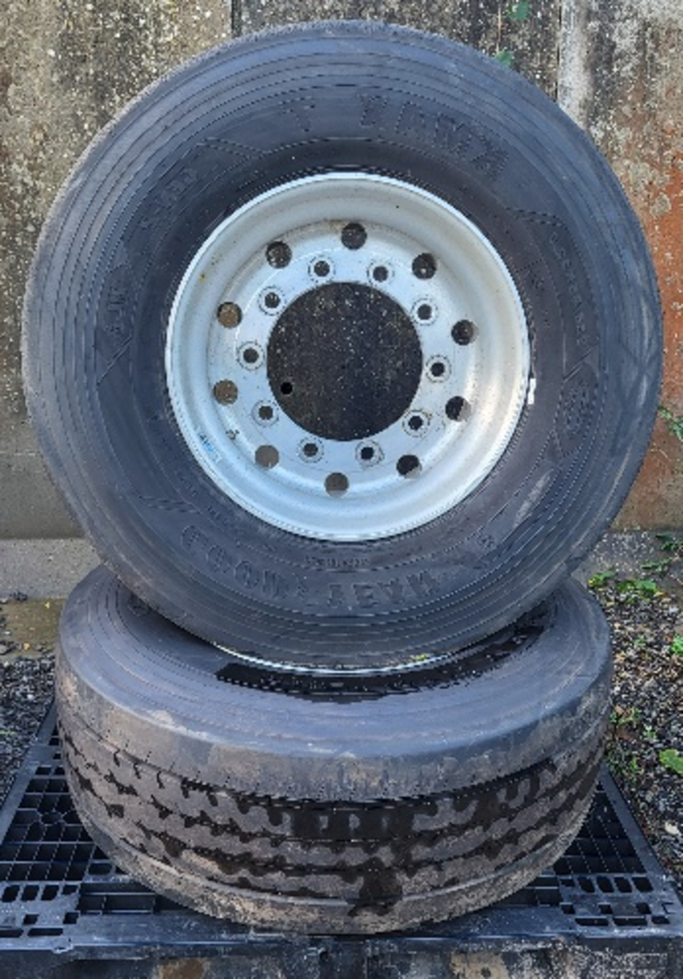 2 X XLITE SUPER SINGLE ALLOY TRAILER WHEELS FITTED WITH GOODYEAR 385-65 22.5 TYRES *PLUS VAT*