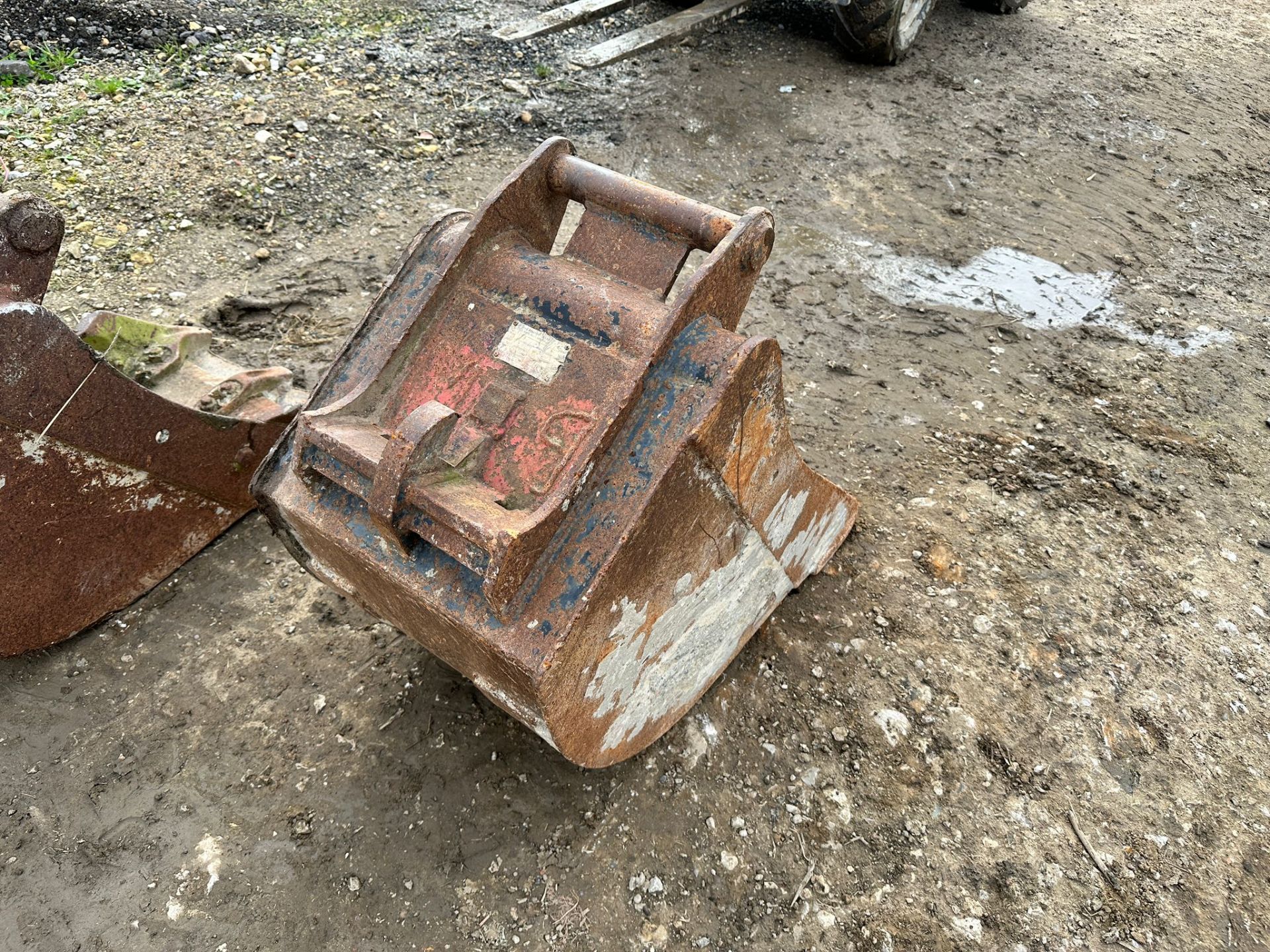 RHINOX SAFE LOCK DIGGING BUCKET *PLUS VAT* - Image 7 of 10