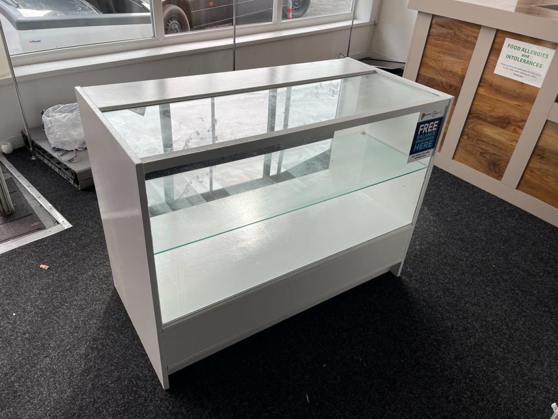 Glass shelves / Display shelves *NO VAT*