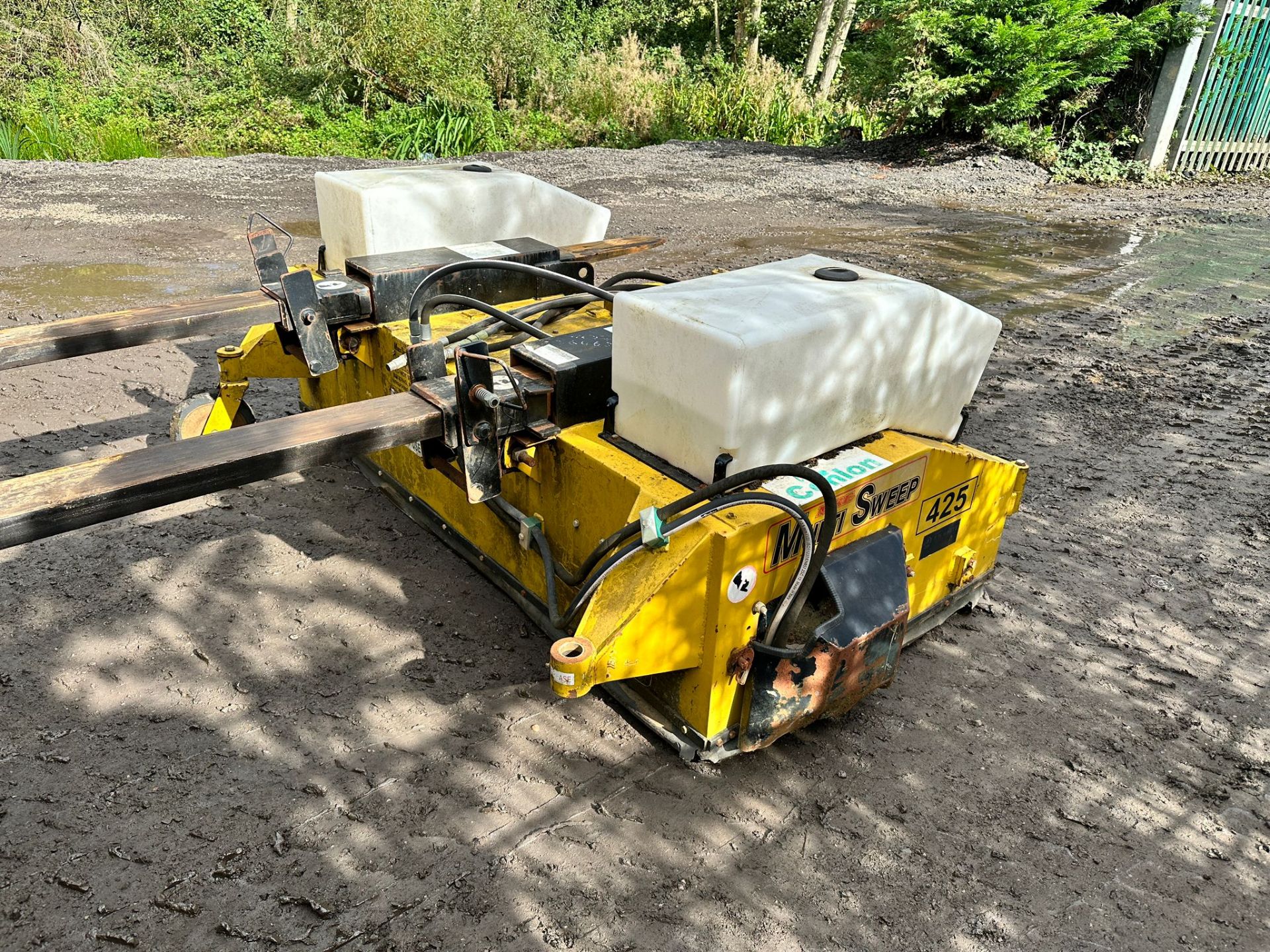 MULTISWEEP 425 SWEEPER COLLECTOR *PLUS VAT* - Image 2 of 9