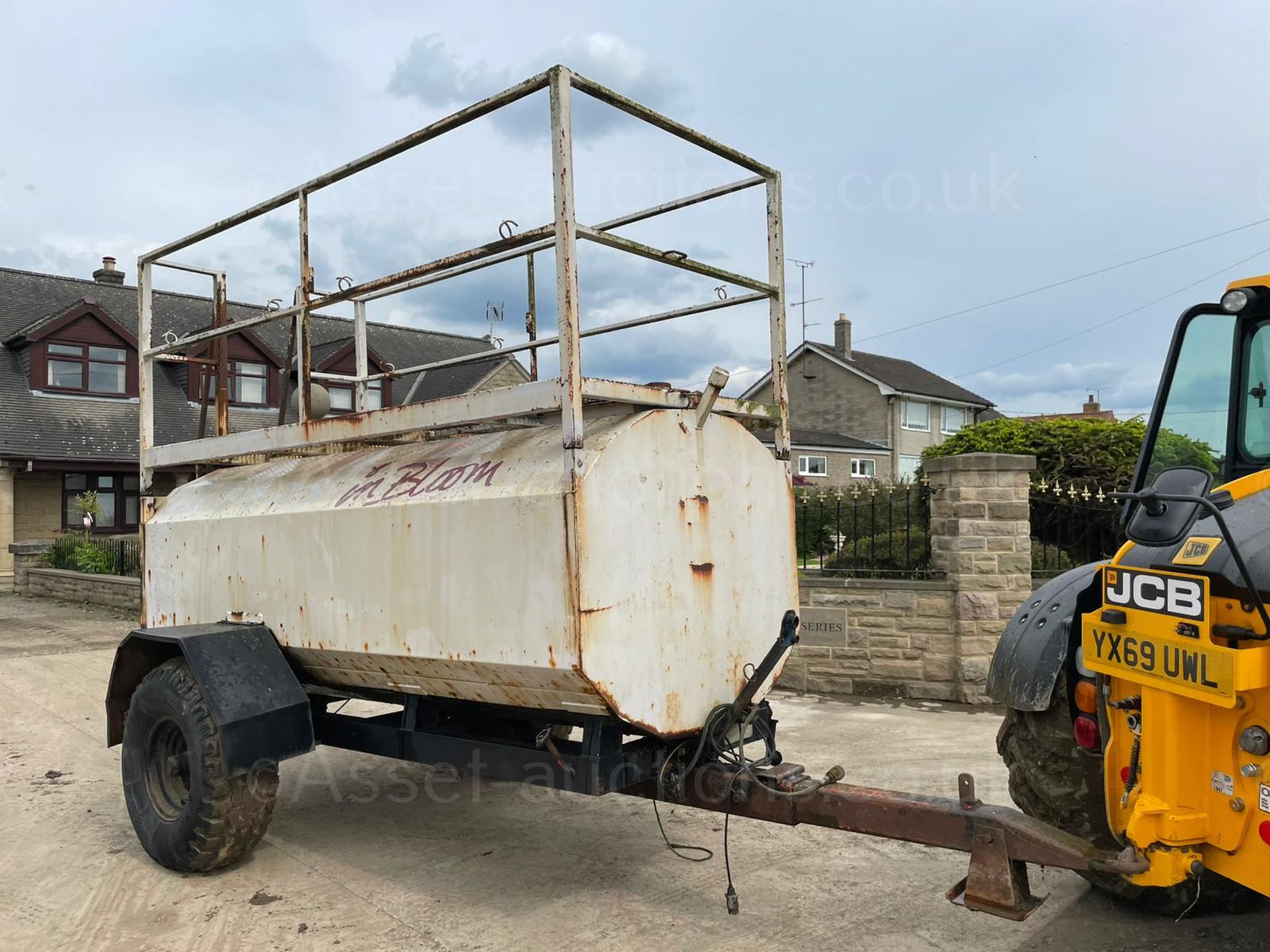 SINGLE AXLE WATER BOWSER TRAILER *PLUS VAT* - Image 3 of 12