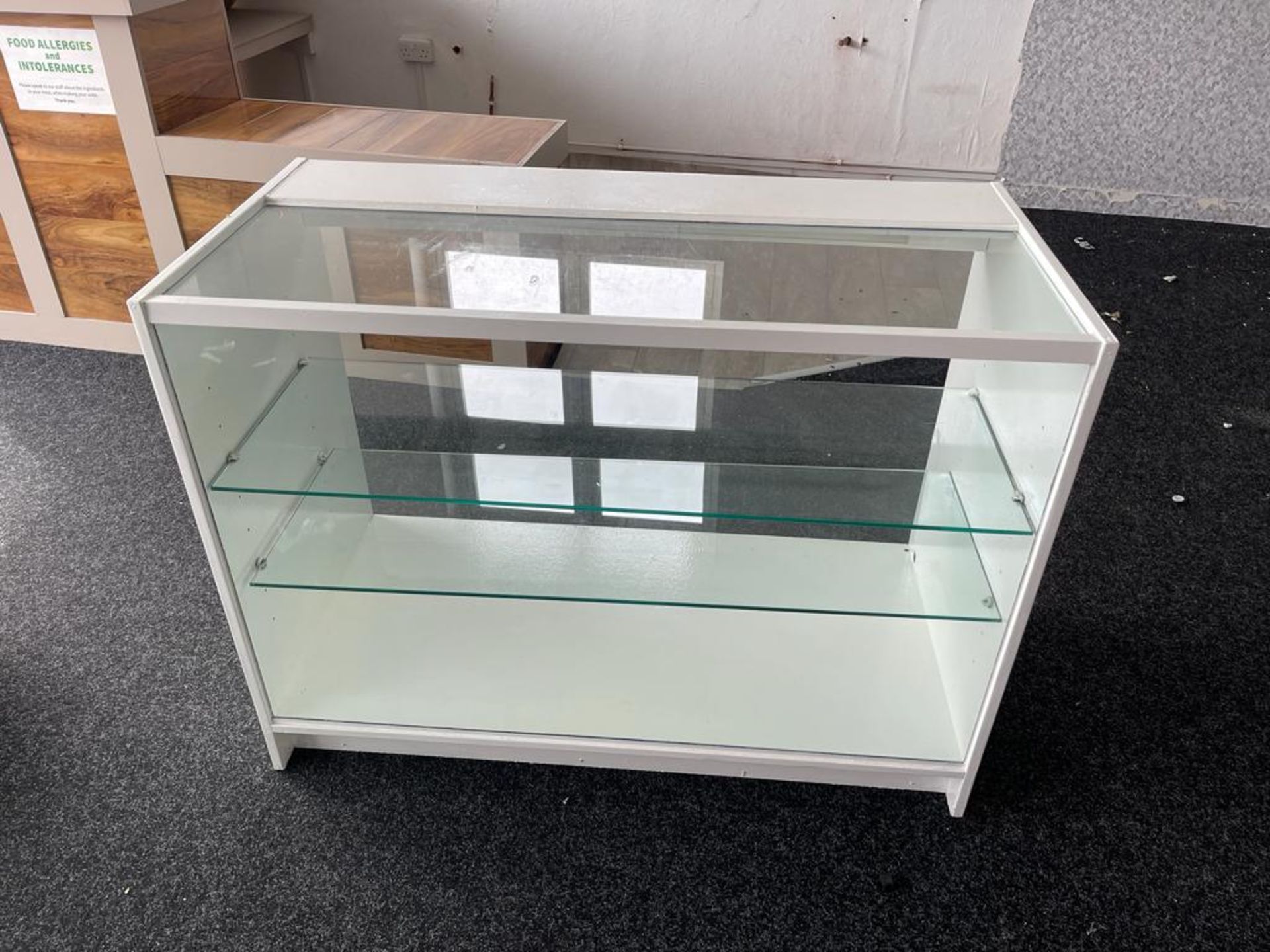 Glass shelves / Display shelves *NO VAT* - Image 2 of 4