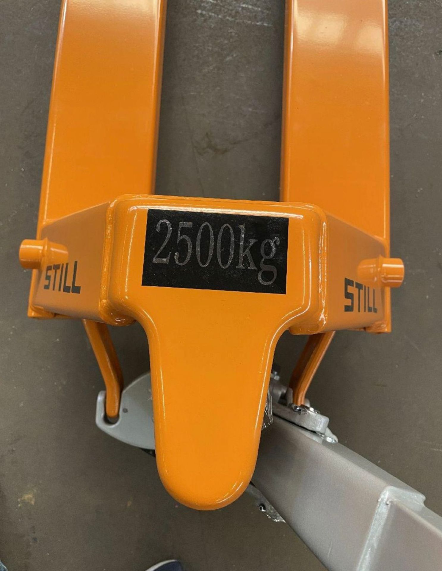 NEW/UNUSED STILL HPS25 2.5 TON HAND PALLET TRUCK *PLUS VAT* - Image 3 of 3