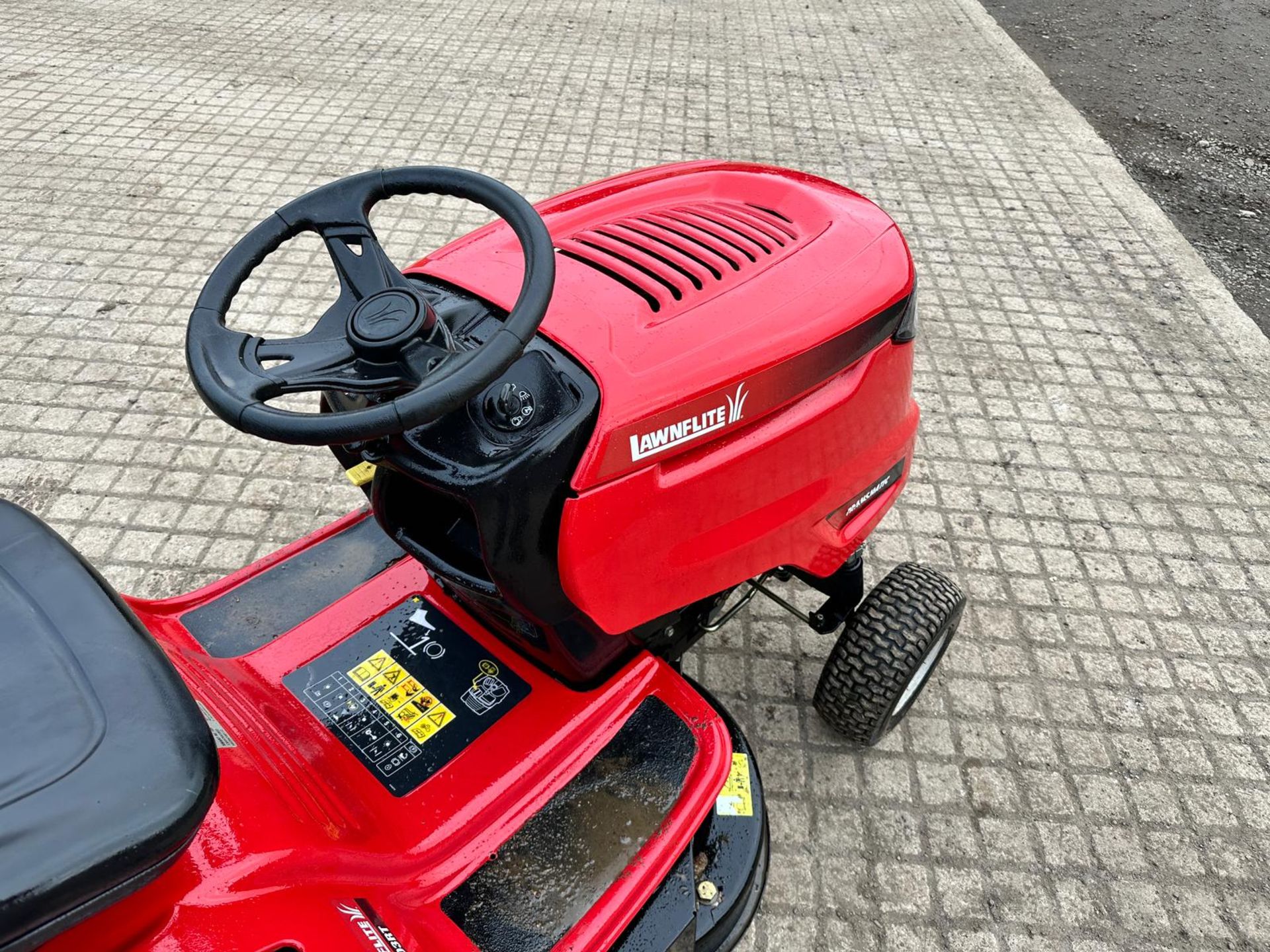 2014 LAWNFLITE 703RT RIDE ON MOWER *NO VAT* - Image 14 of 14