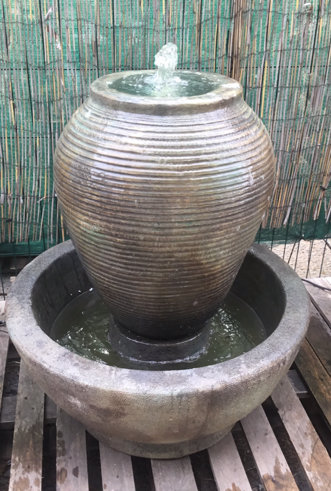 SHIMMERING URN WATER FEATURE *PLUS VAT*