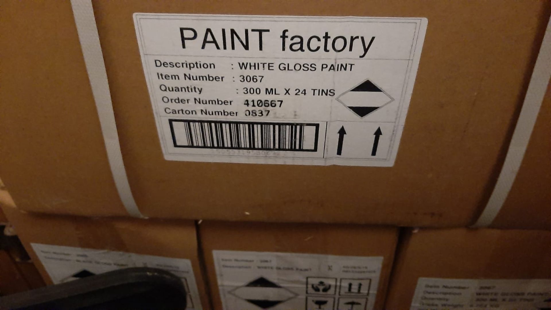 GLOSS PAINT WHITE AND BLACK *NO VAT*