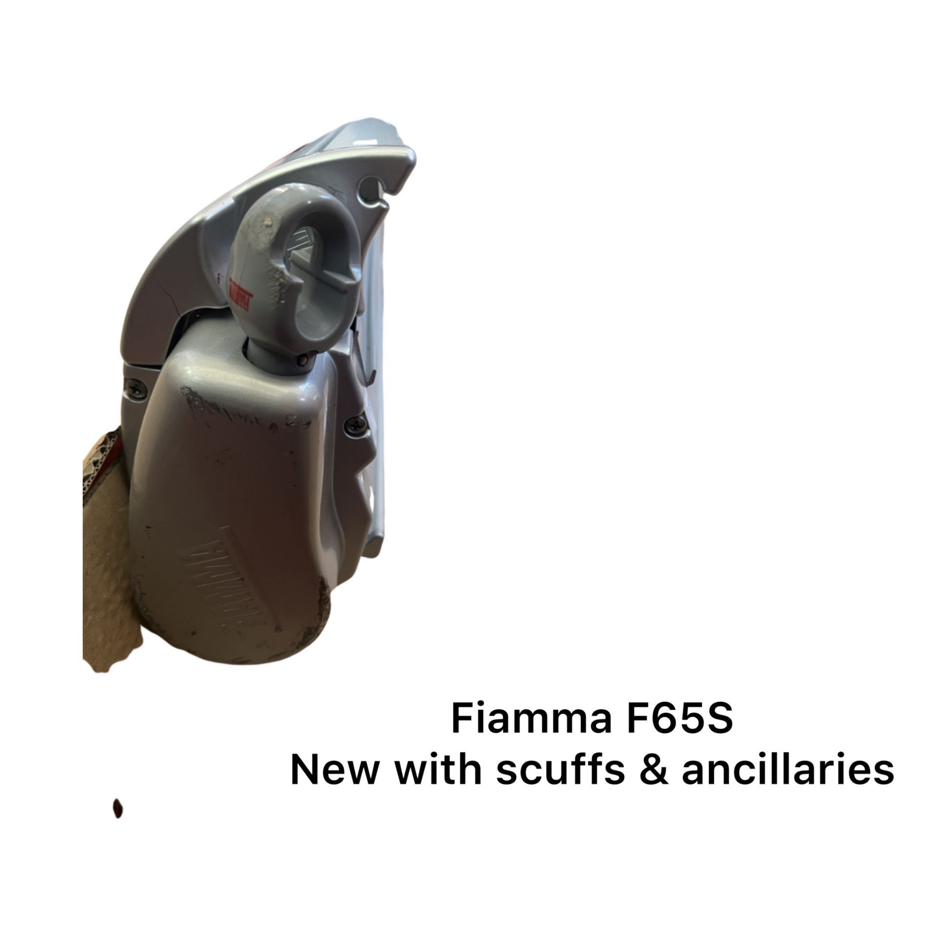 Fiamma F65S Polar white cassette with titanium Deep Black canopy *NO VAT* - Image 3 of 4