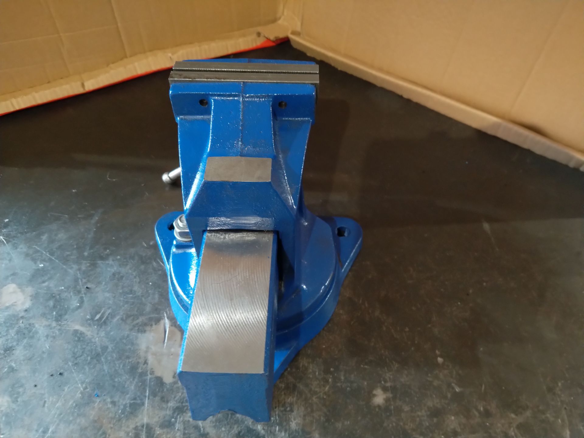 New/Unused Record 4inch Swivel Base Vice *NO VAT* - Image 3 of 4