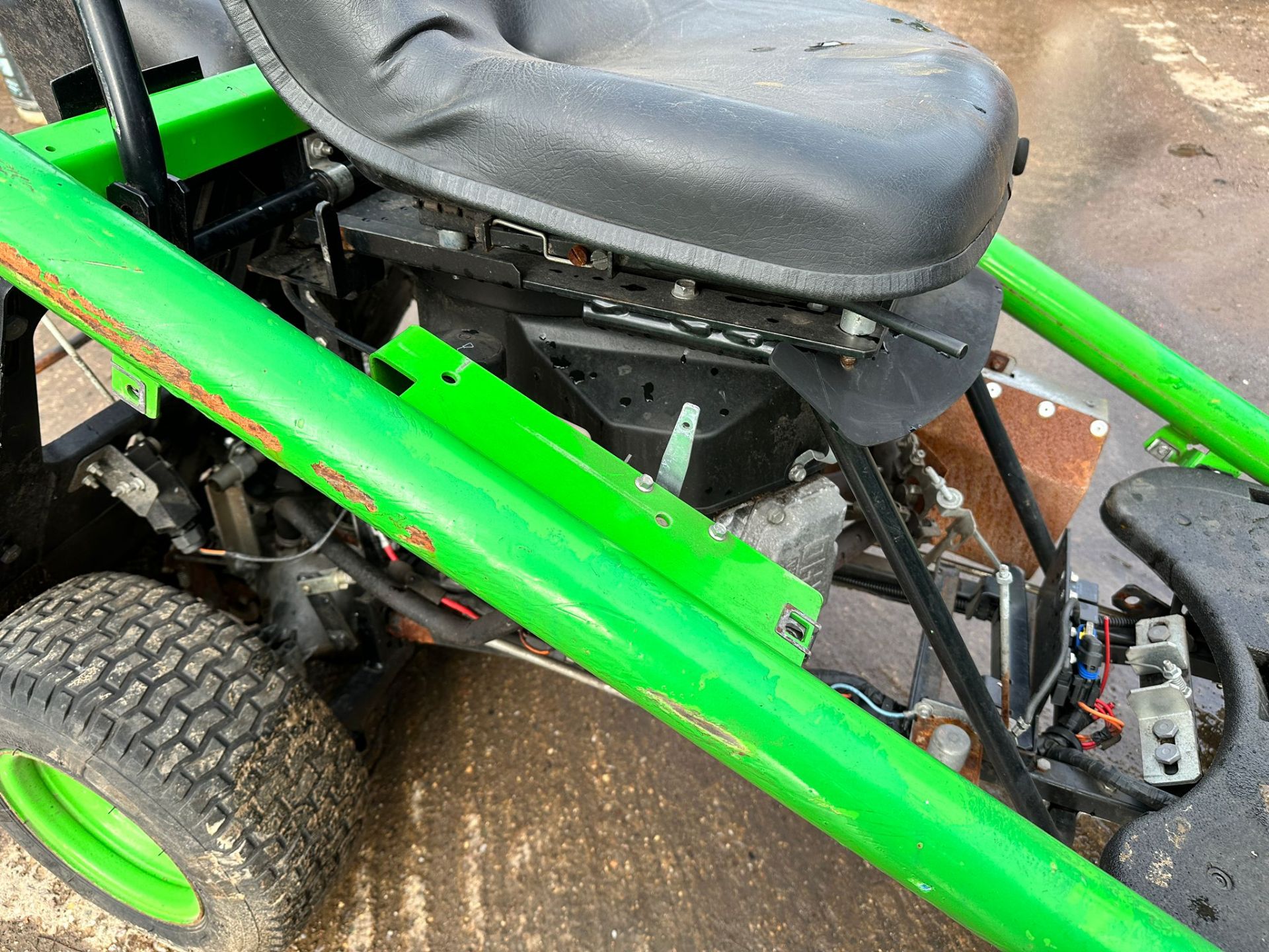 2016 ETESIA HYDRO 80 RIDE ON MOWER *PLUS VAT* - Image 9 of 12