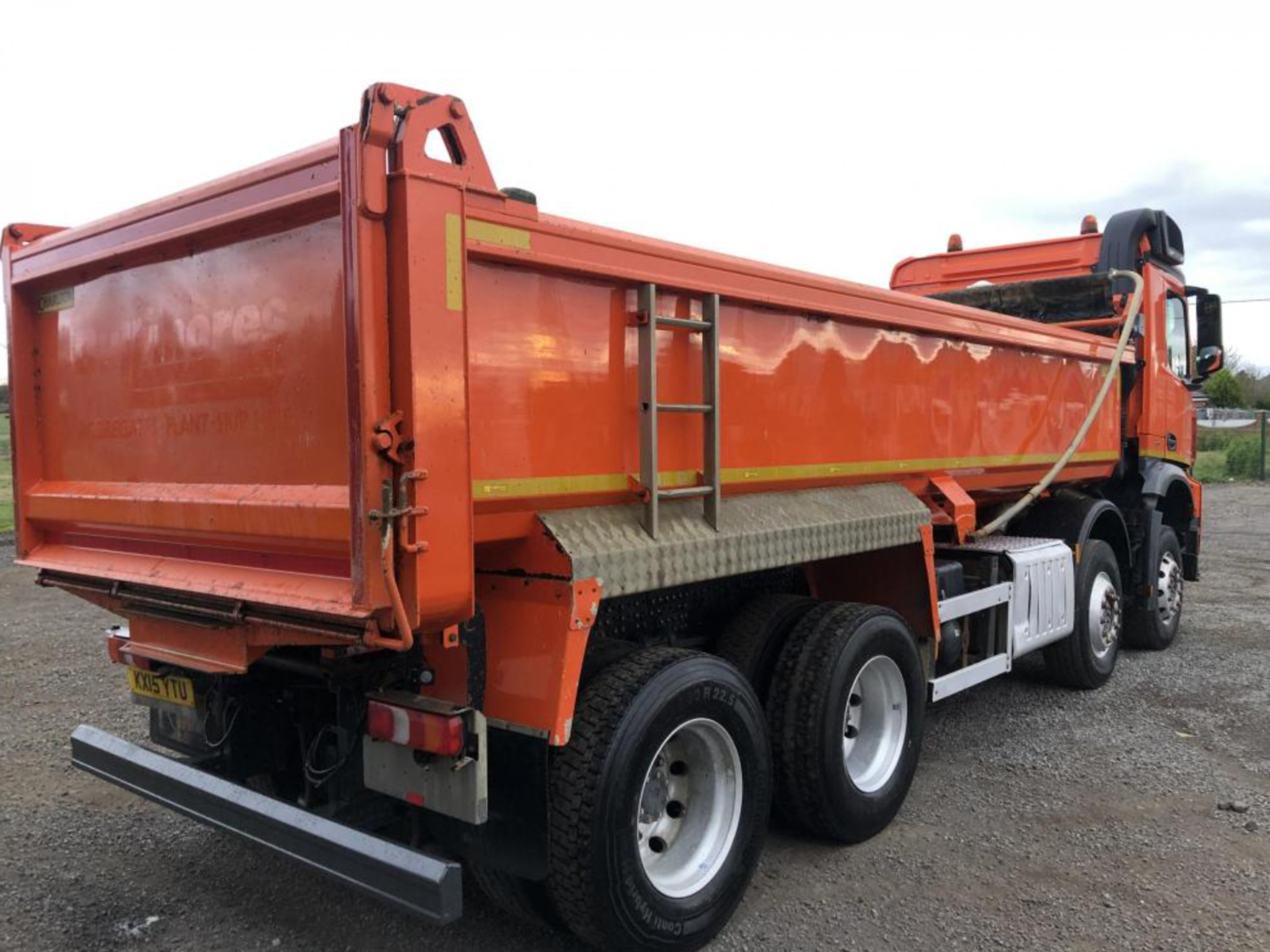 2015 MERCEDES BENZ AROCS 8x4 TIPPER, THOMSON BODY, EASY SHEET, ON BOARD WEIGHT SYSTEM *PLUS VAT* - Image 4 of 16