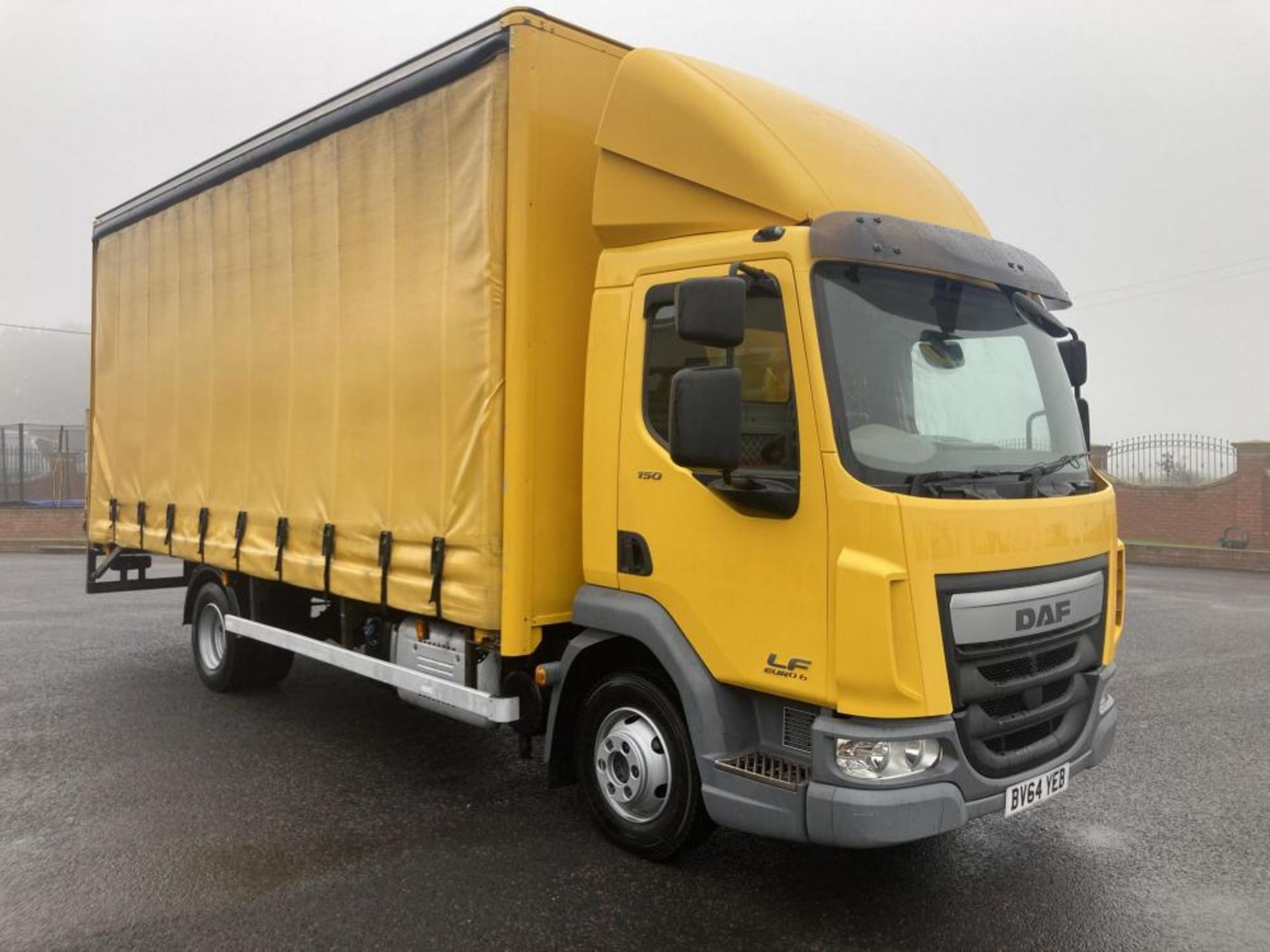 2014 DAF LF 45.150 7.5 ton CURTAIN SIDE WITH TAIL LIFT EURO 6 *PLUS VAT* - Image 2 of 17