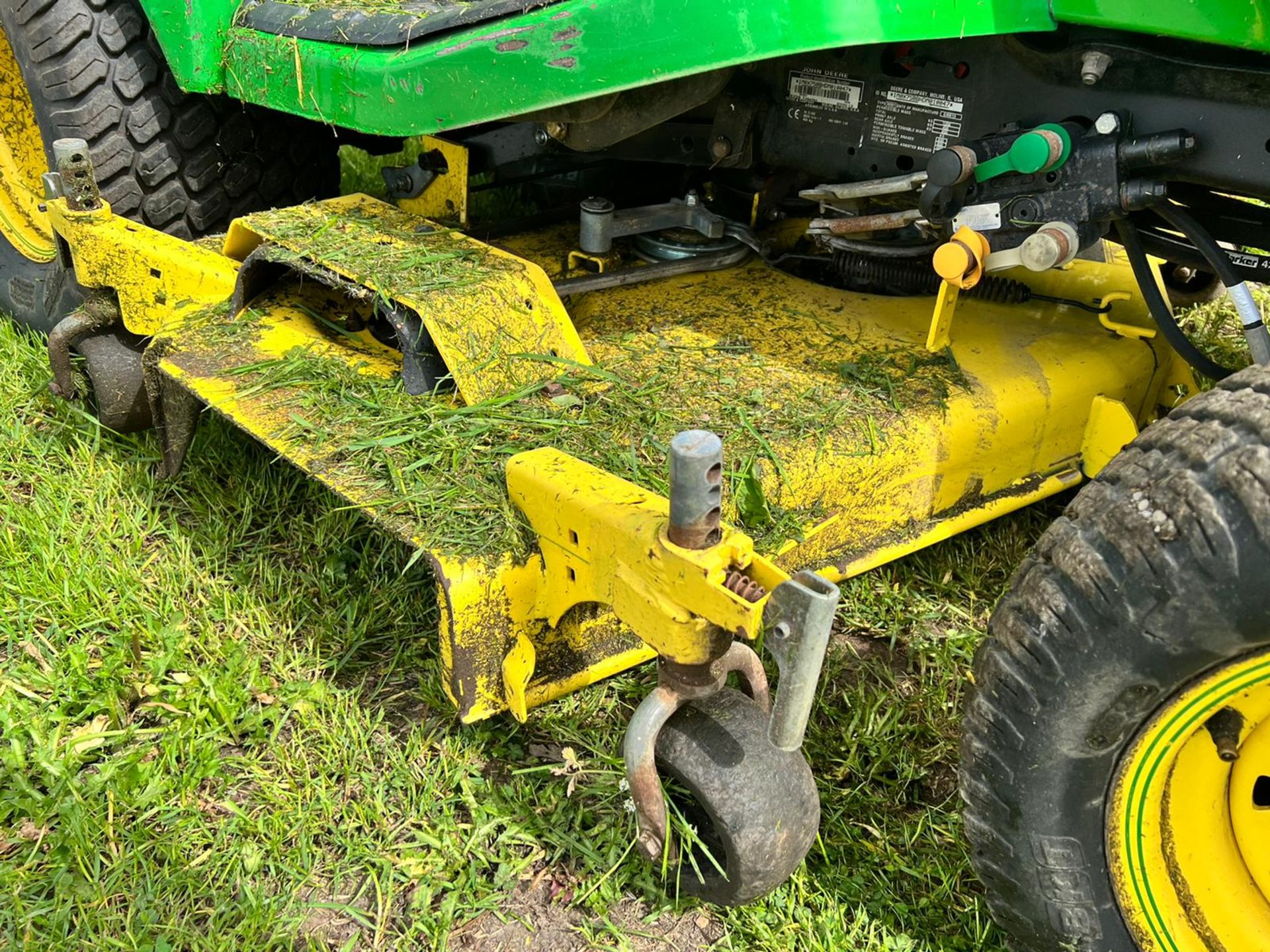2013 John Deere X758 24HP 4WD Ride On Mower, Runs Drives And Cuts, Showing A Low 950 Hours! - Image 10 of 21