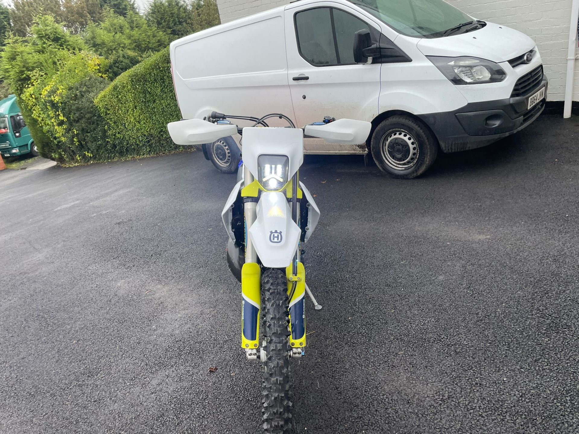 2020 HUSQVARNA TE 300i 2021 WHITE MOTORCYCLE *NO VAT* - Image 2 of 10