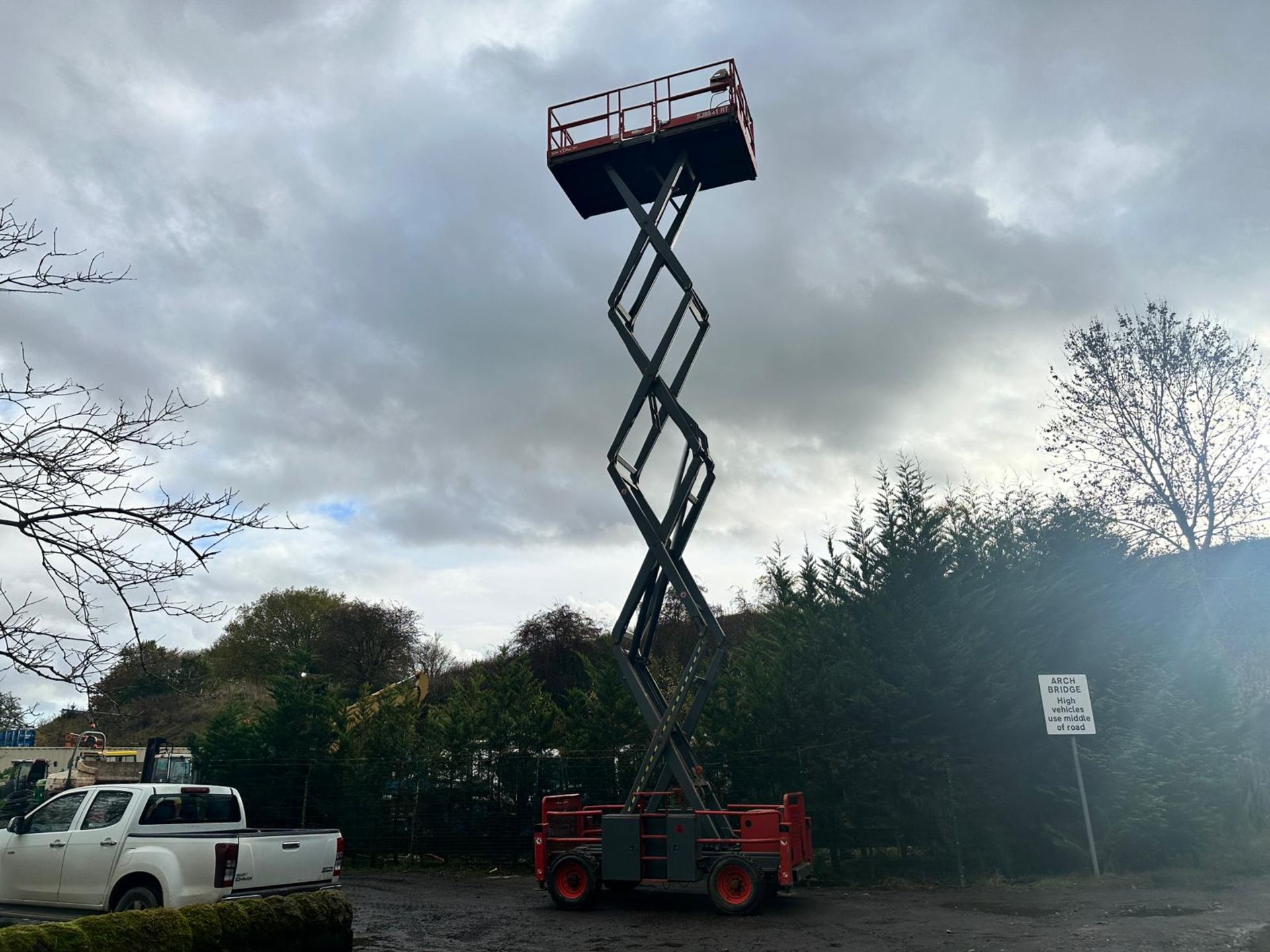 2017 SKYJACK SJ8841RT ROUGH TERRAIN SCISSOR LIFT *PLUS VAT* - Image 7 of 25