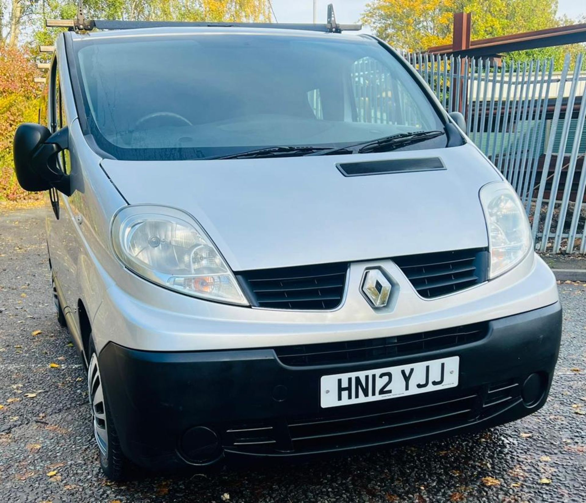 2012 RENAULT TRAFIC LL29 DCI SILVER PANEL VAN *NO VAT* - Image 2 of 16