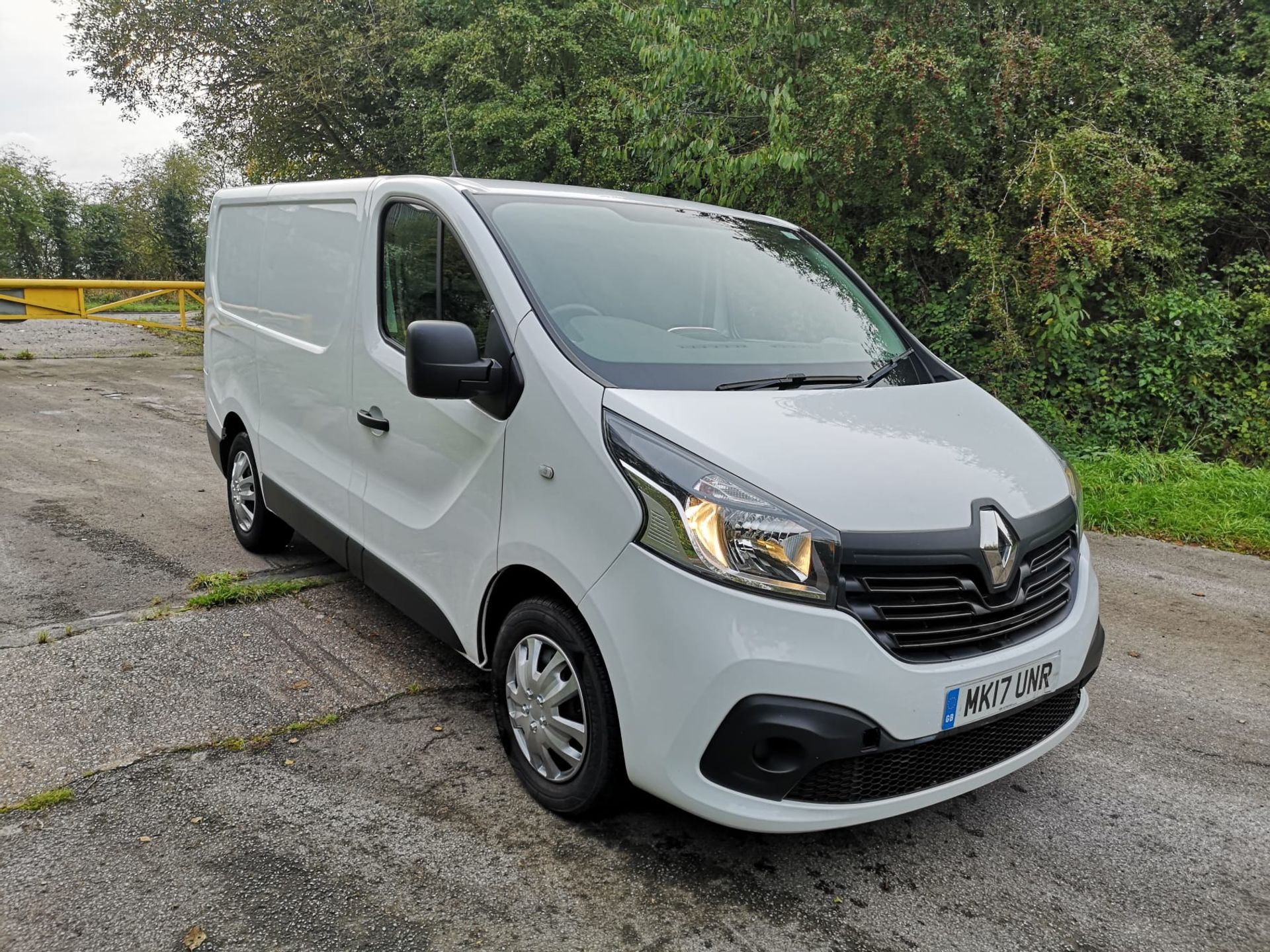 2017 RENAULT TRAFIC SL27 BUSINESS + DCI WHITE PANEL VAN *NO VAT*