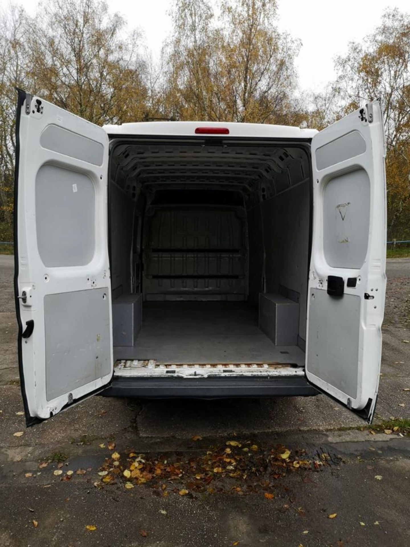 2016 PEUGEOT BOXER 435 L4H2 BLUE HDI WHITE PANEL VAN *NO VAT* - Image 6 of 12