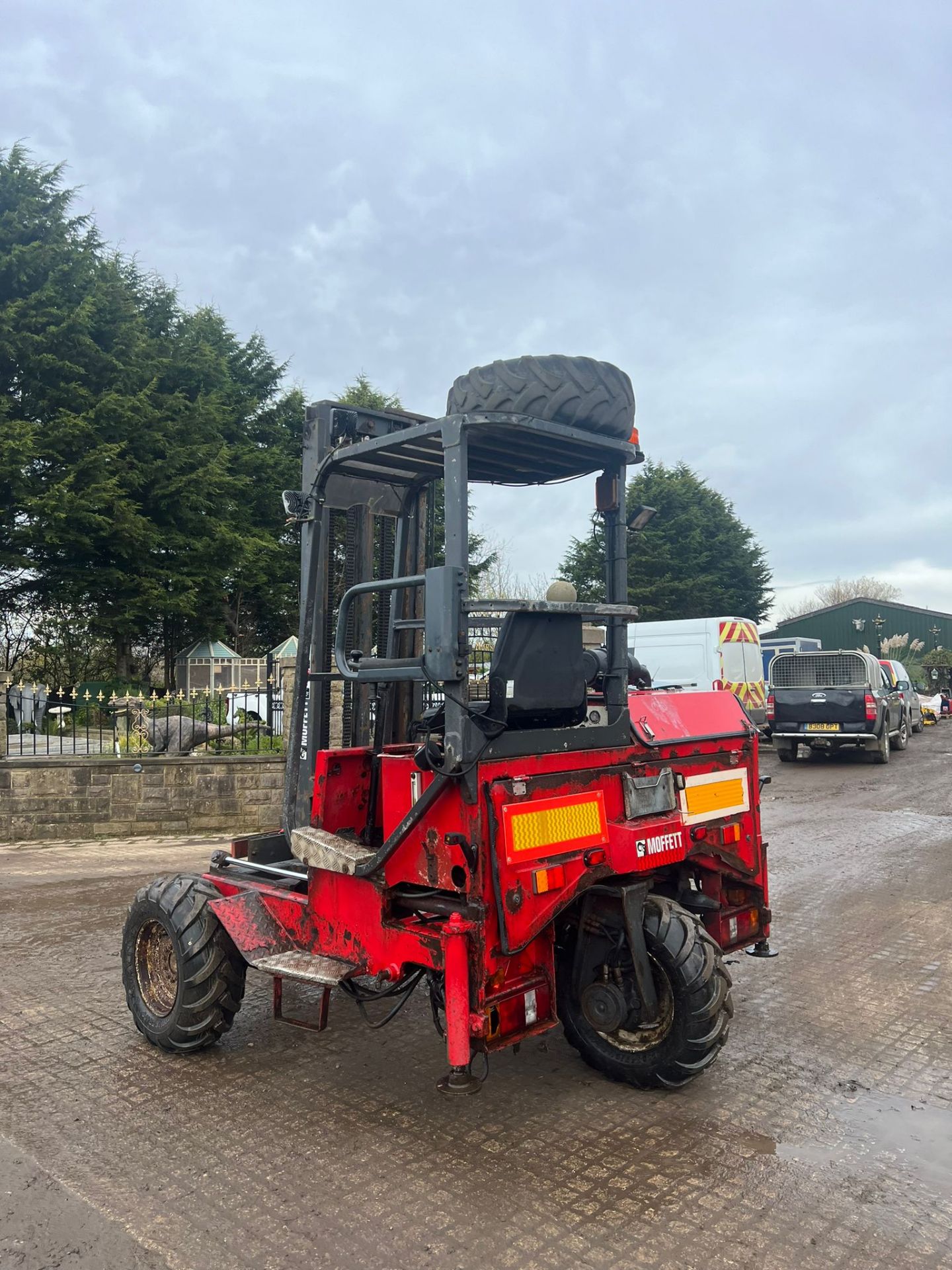 MOFFETT 2.4 TON FORKLIFT *PLUS VAT* - Image 11 of 18