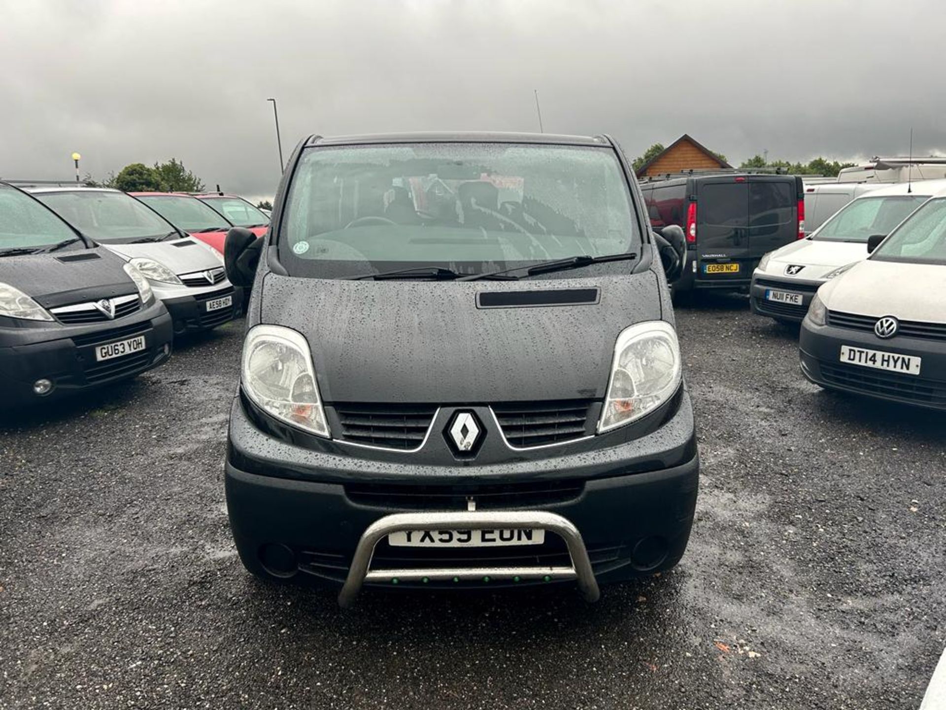 2010 RENAULT TRAFIC SL27 DCI 115 BLACK VAN DERIVED CAR WITH MOBILITY WHEELCHAIR ACCESS *NO VAT* - Image 2 of 18