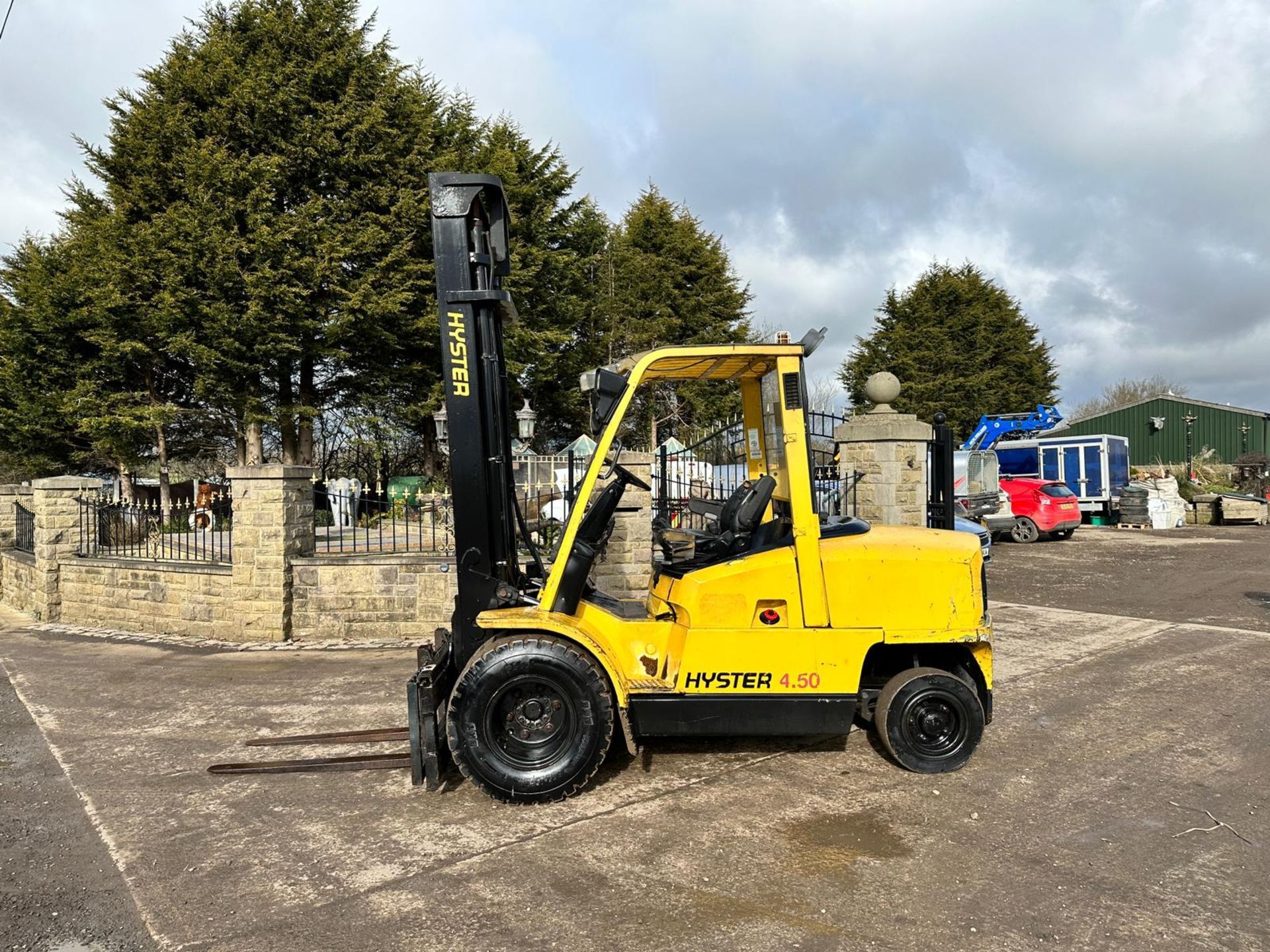 Hyster H4.50XM 4.5 Ton Twin Wheeled Diesel Forklift *PLUS VAT* - Image 6 of 16