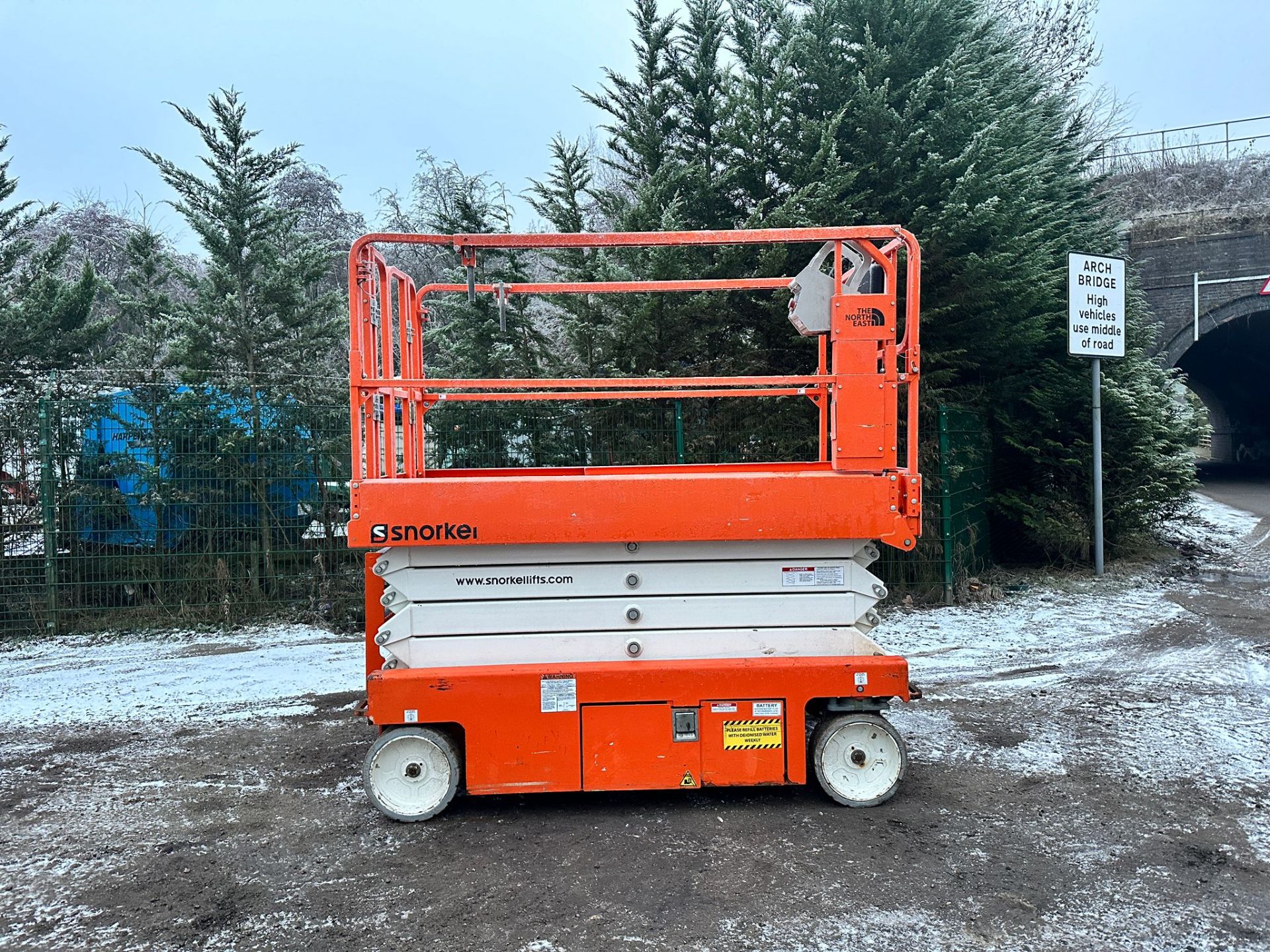 2016 SNORKEL S4726E ELECTRIC SCISSOR LIFT *PLUS VAT* - Image 4 of 12