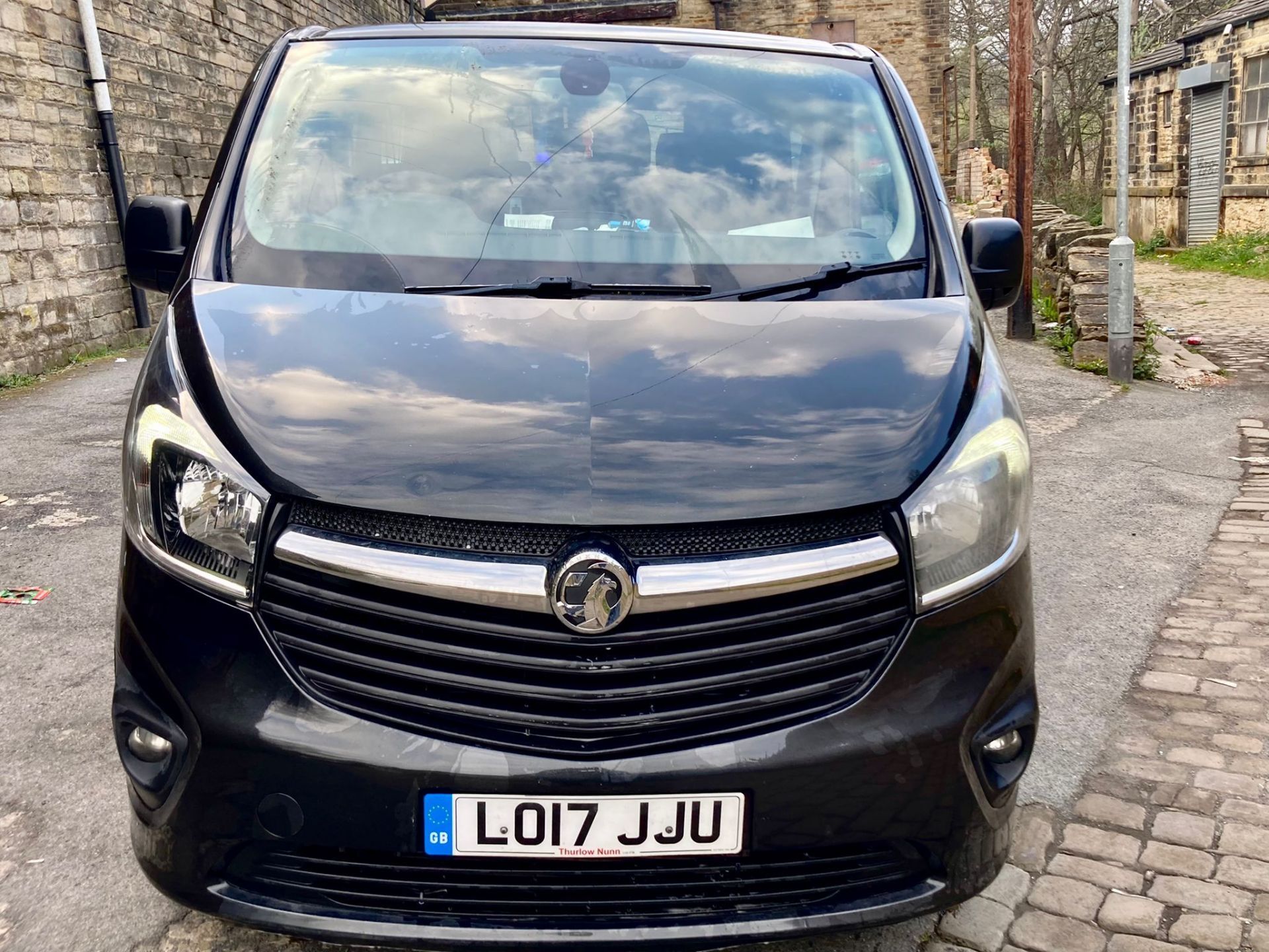 2017 VAUXHALL VIVARO 2900 COMBI CDTI BT S/S BLACK VAN DERIVED CAR *NO VAT* - Image 2 of 12