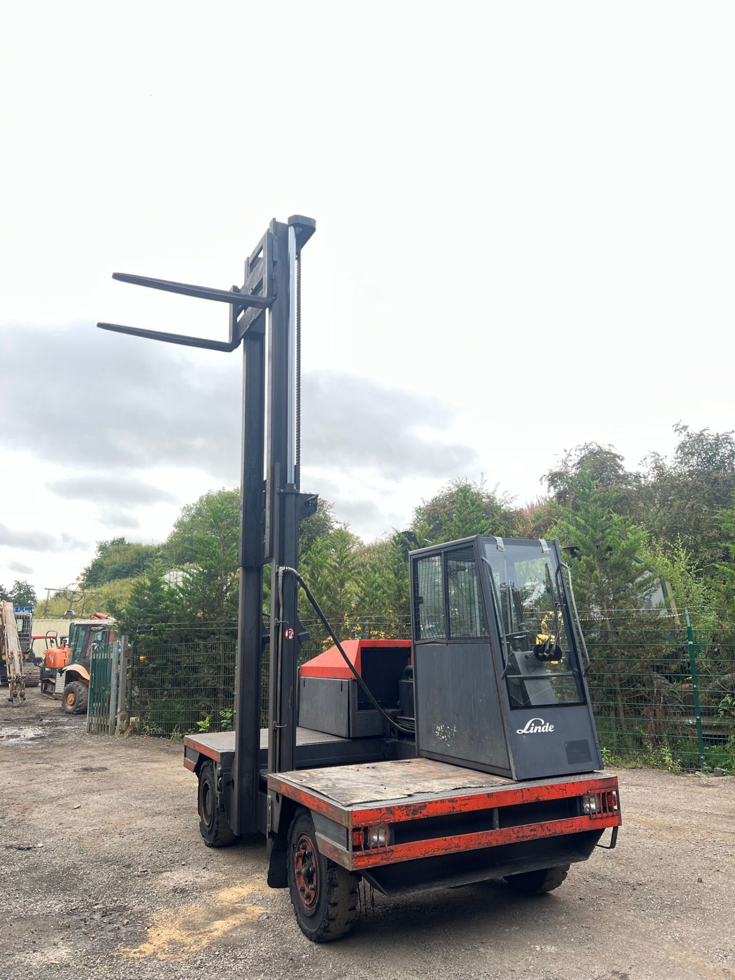 LINDI S40 SIDE LOADER FORKLIFT *PLUS VAT* - Image 13 of 14